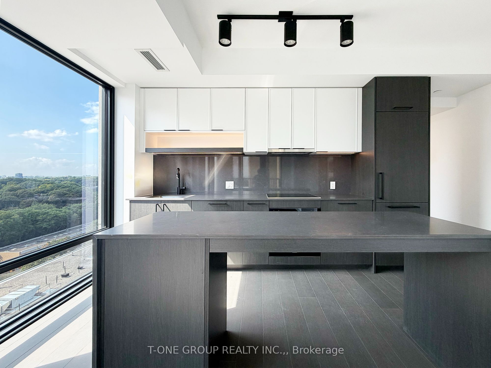 91 Montclair Avenue 1706 Property Photo 17