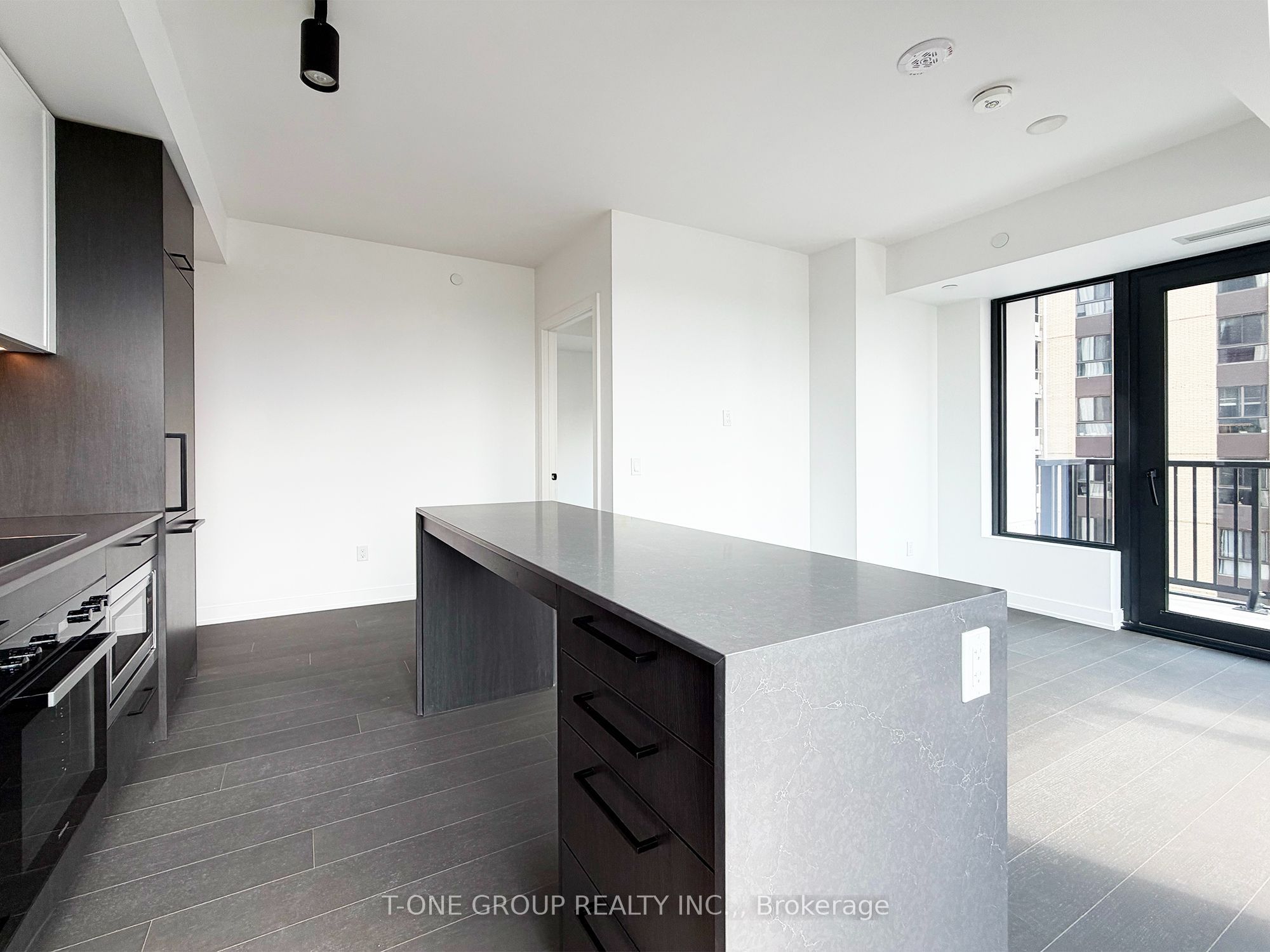 91 Montclair Avenue 1706 Property Photo 18