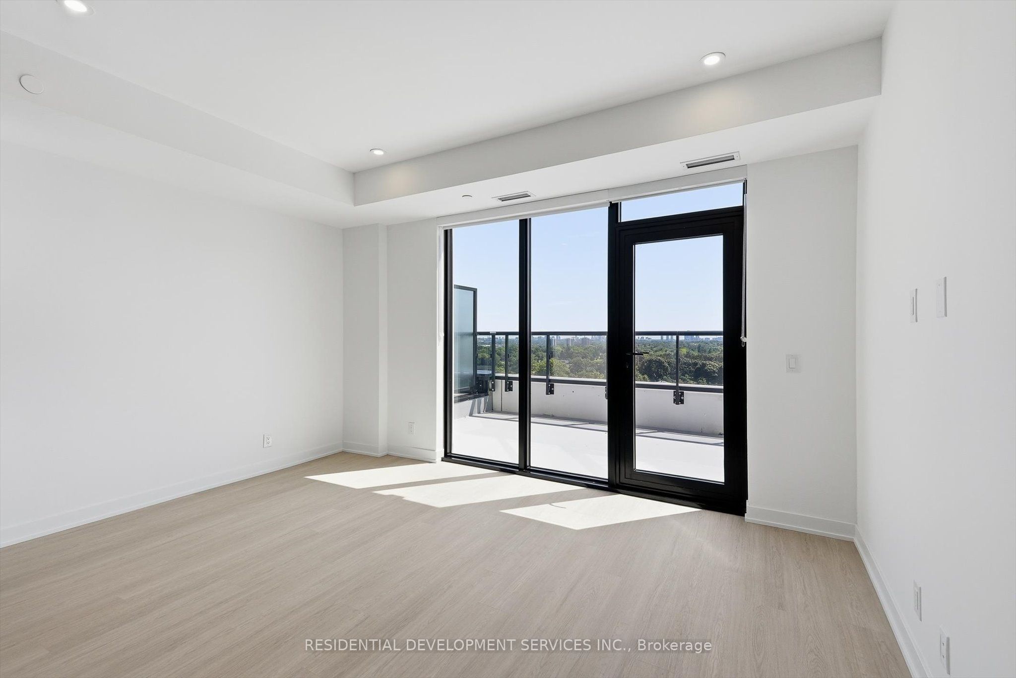 699 Sheppard Avenue E 1103 Property Photo 4