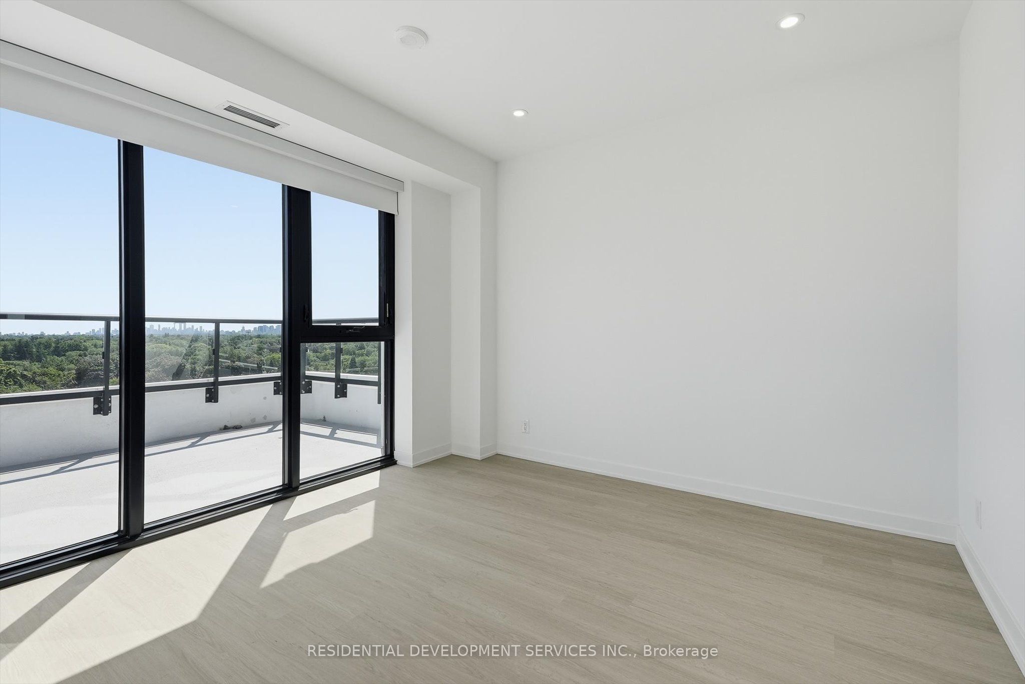 699 Sheppard Avenue E 1103 Property Photo 6