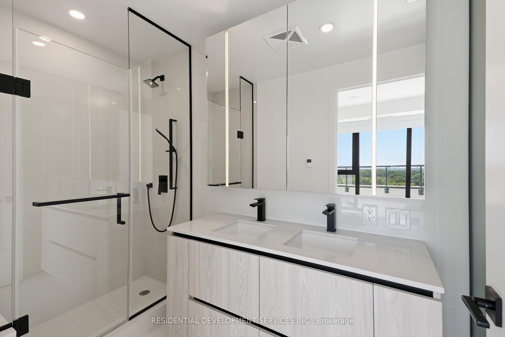 699 Sheppard Avenue E 1103 Property Photo 9