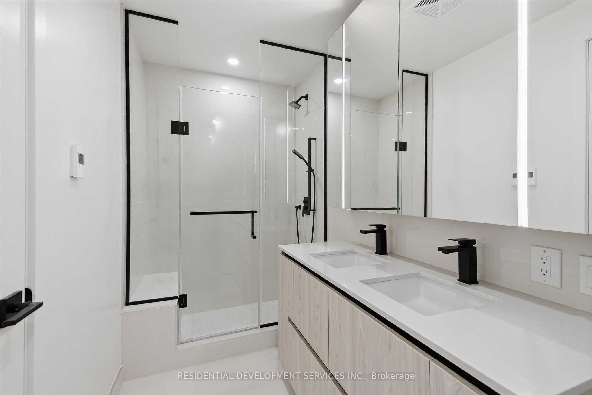 699 Sheppard Avenue E 1103 Property Photo 10