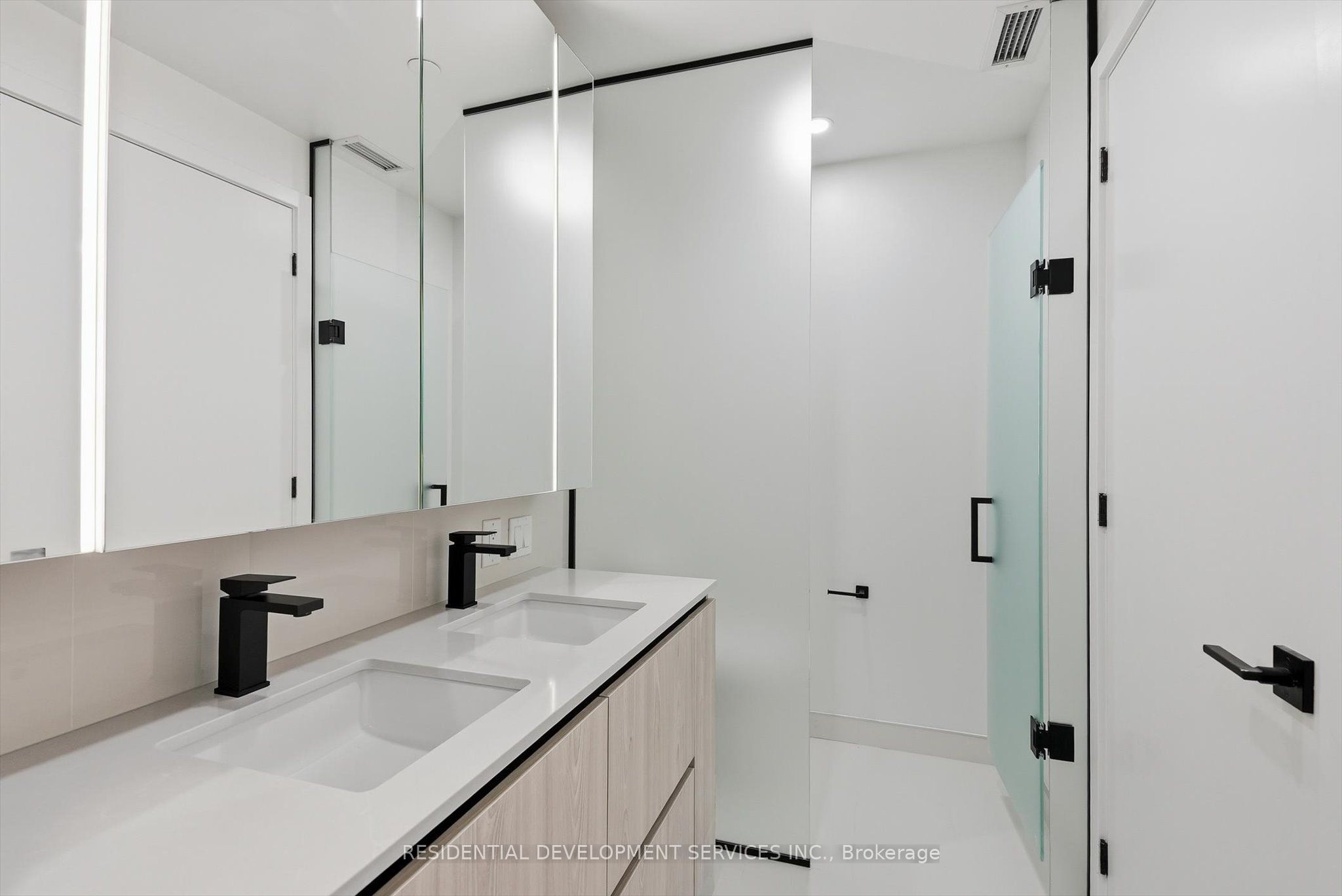 699 Sheppard Avenue E 1103 Property Photo 11