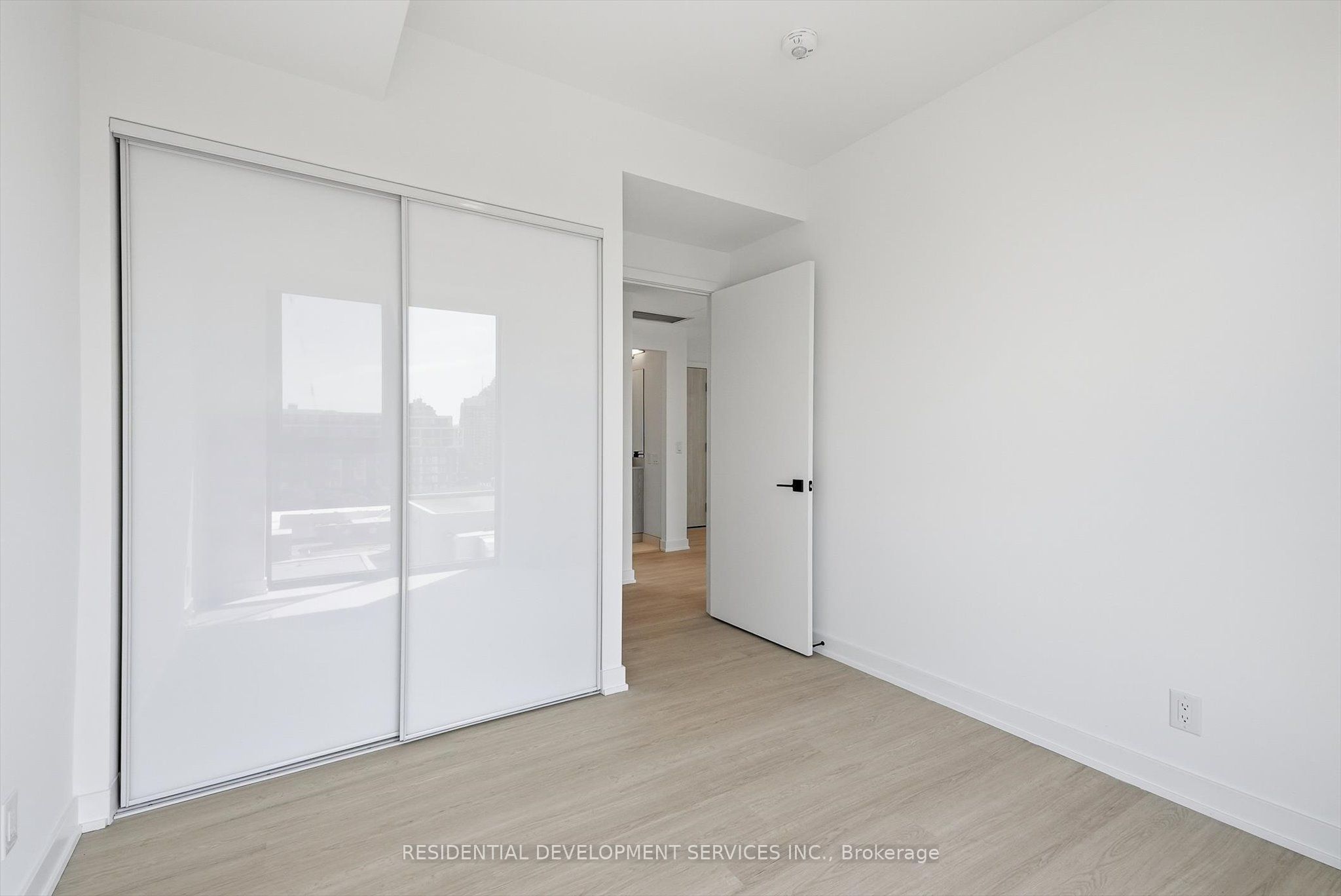 699 Sheppard Avenue E 1103 Property Photo 18