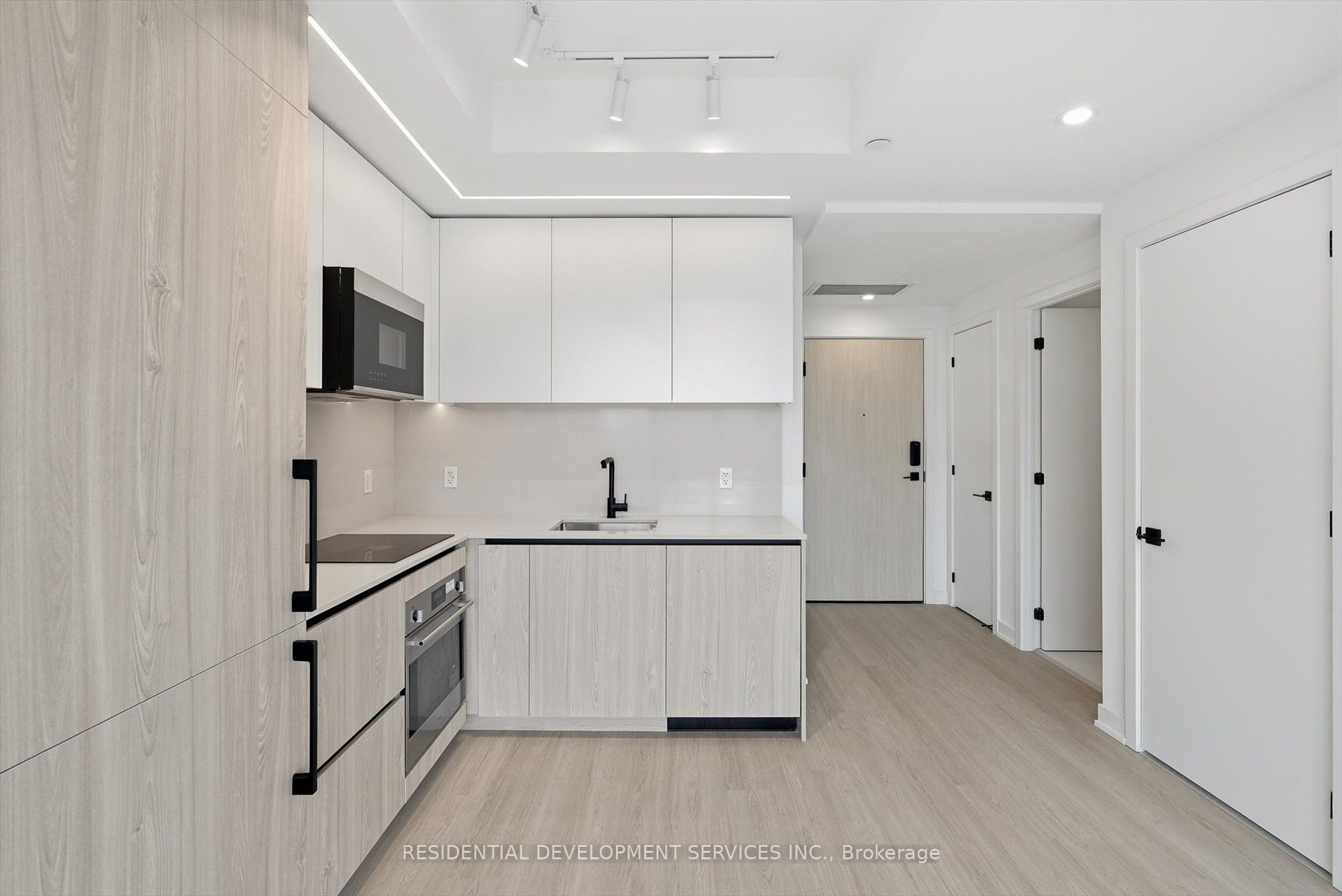699 Sheppard Avenue E 1007 Property Photo 7