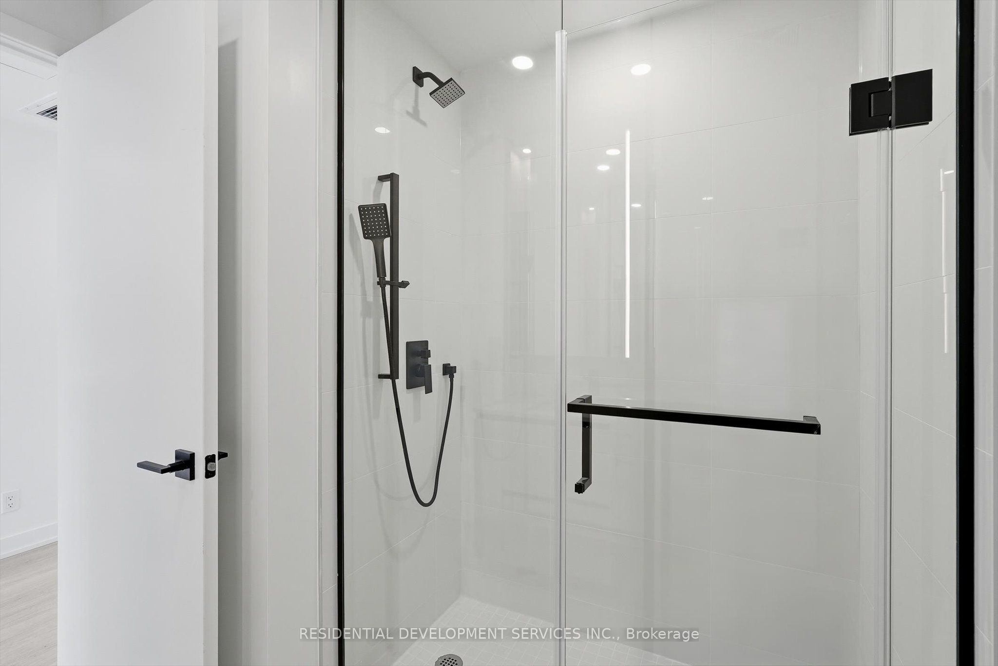 699 Sheppard Avenue E 1007 Property Photo 21