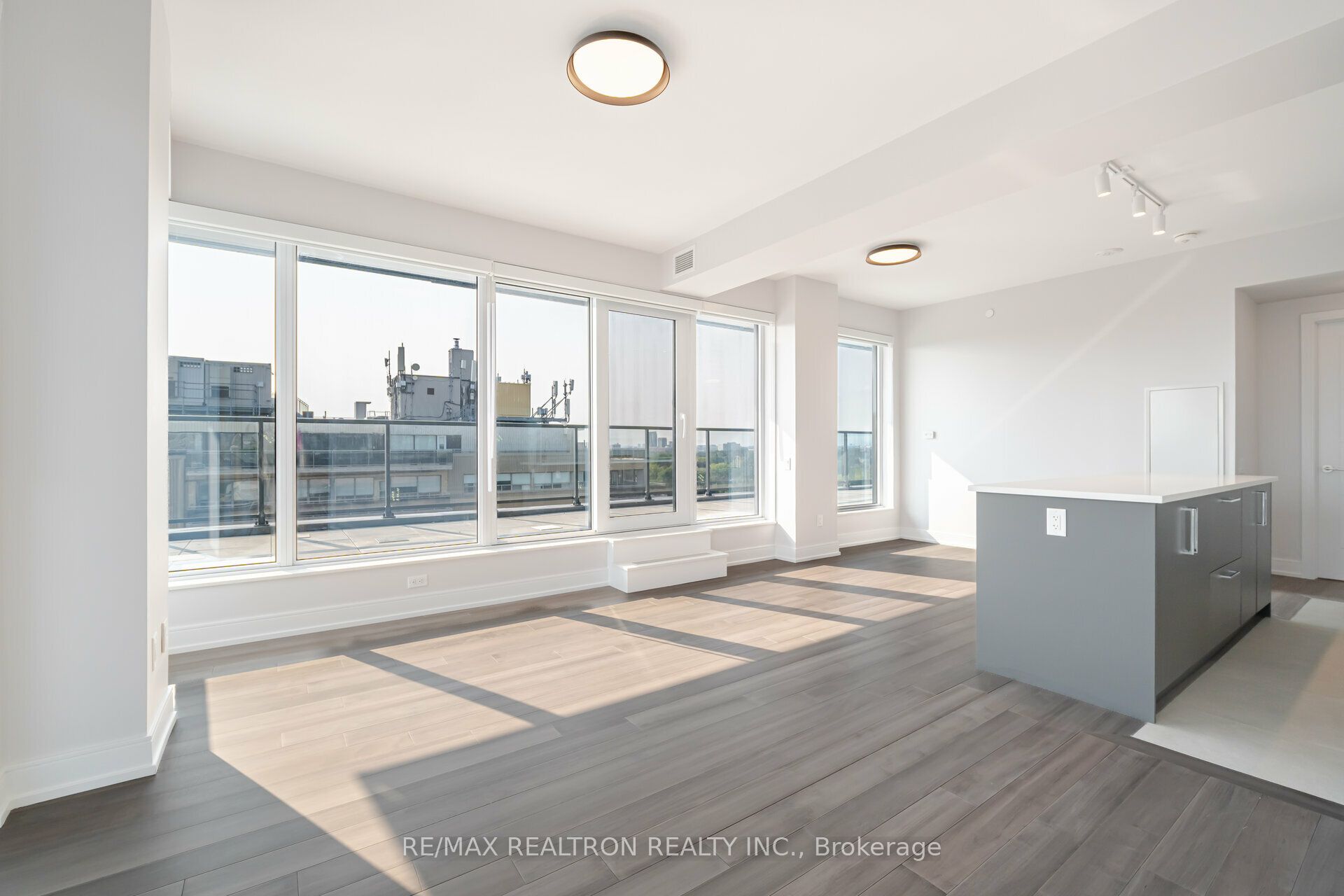 2525 Bathurst Street 1203 Property Photo 4