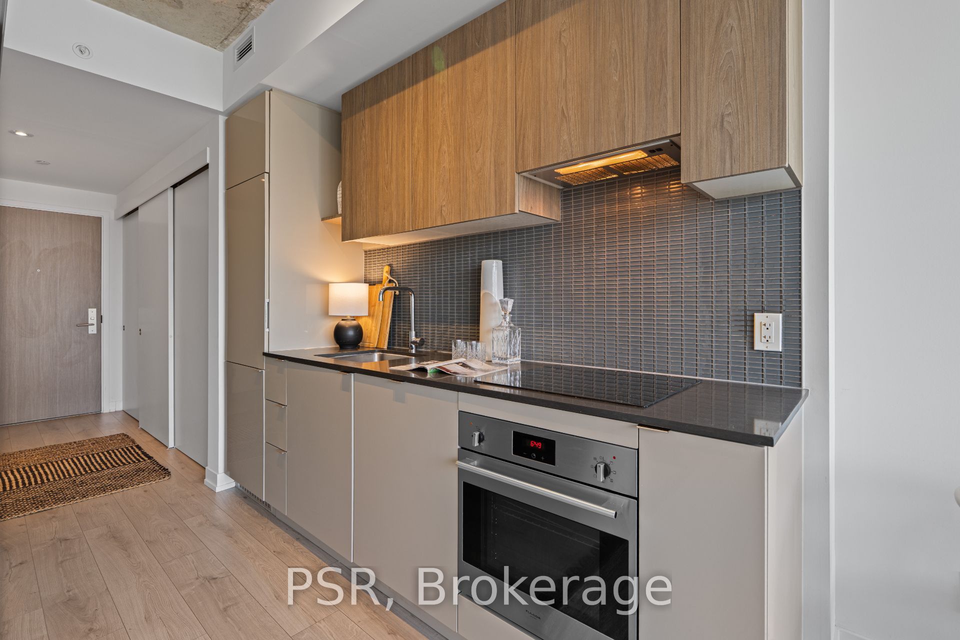 161 Roehampton Avenue 2601 Property Photo 10