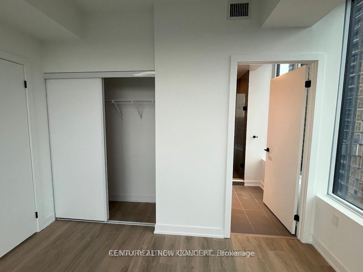 117 Broadway Avenue 1109 Property Photo 4