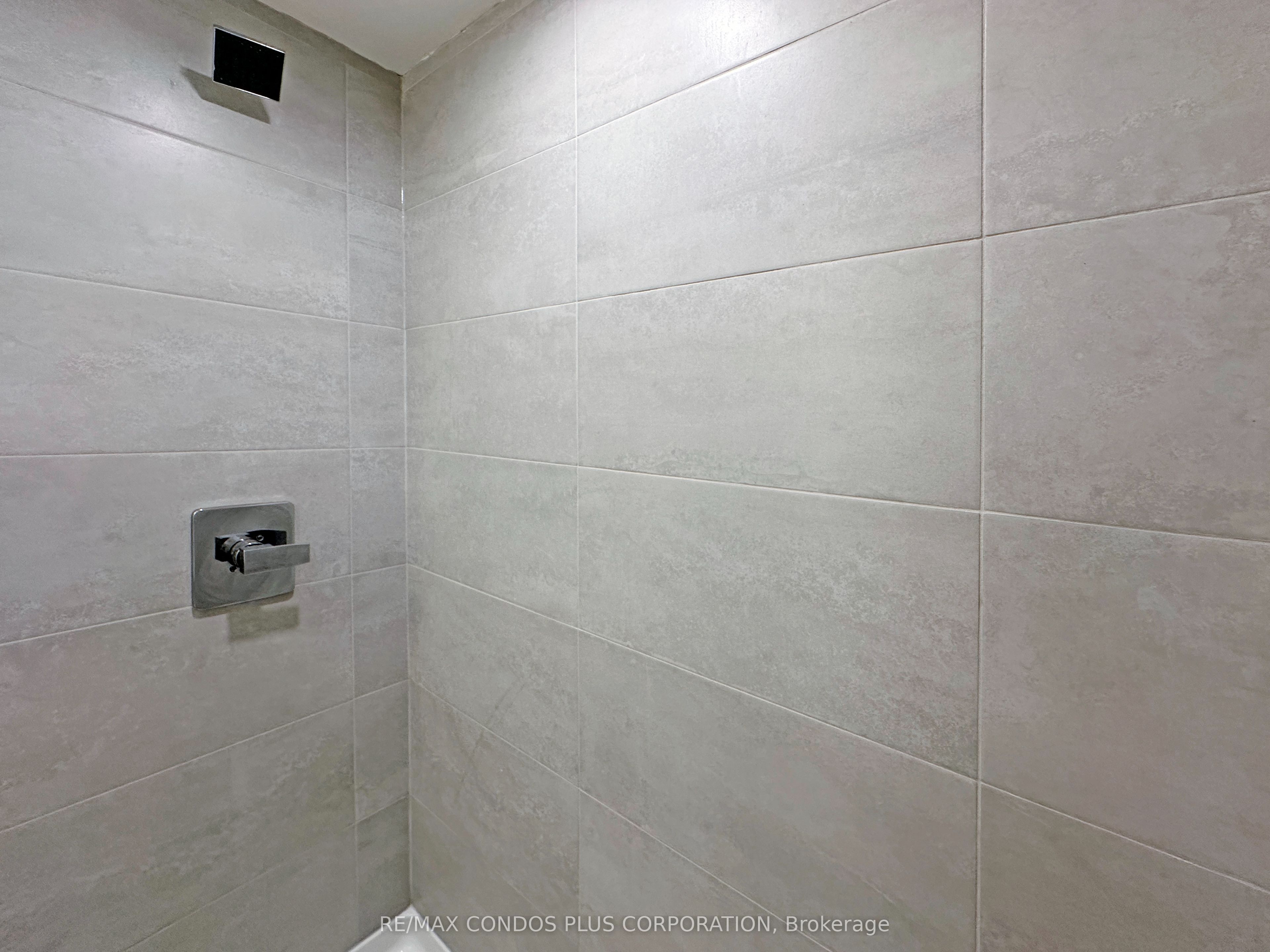 871 Sheppard Avenue W 9 Property Photo 3