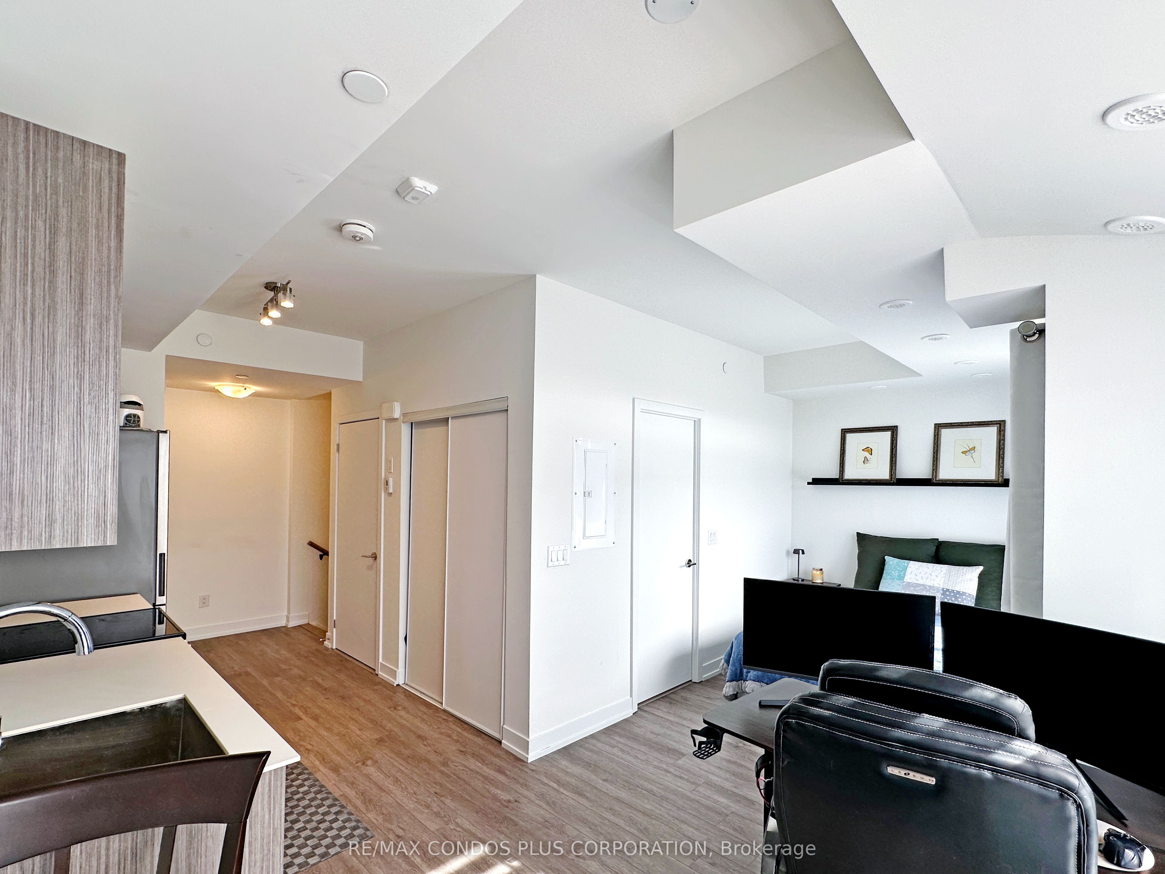 871 Sheppard Avenue W 9 Property Photo 19