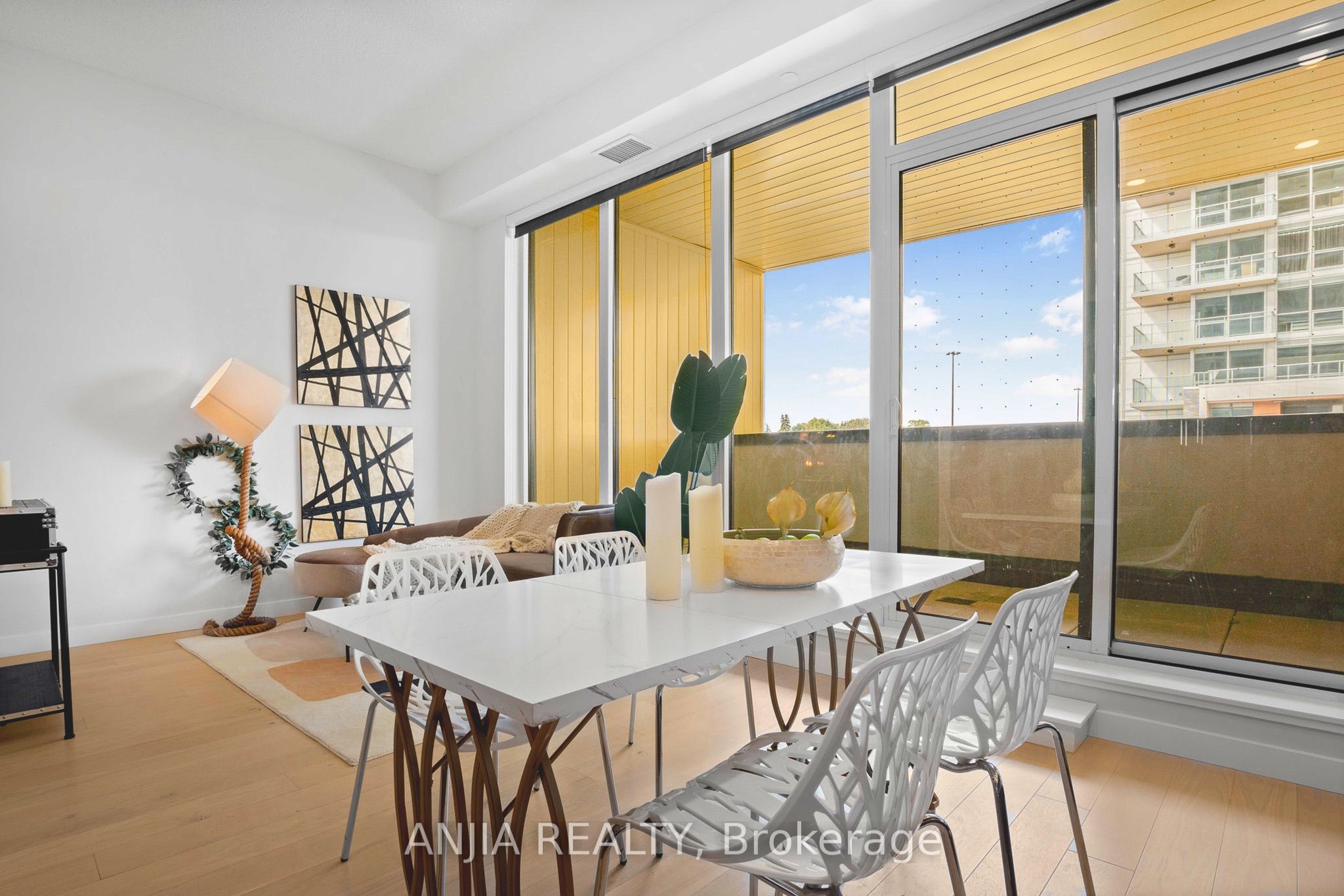 85 Mcmahon Drive Th607 Property Photo 11
