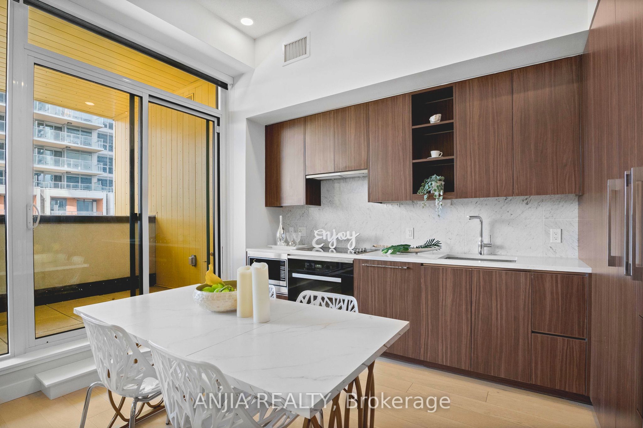 85 Mcmahon Drive Th607 Property Photo 13