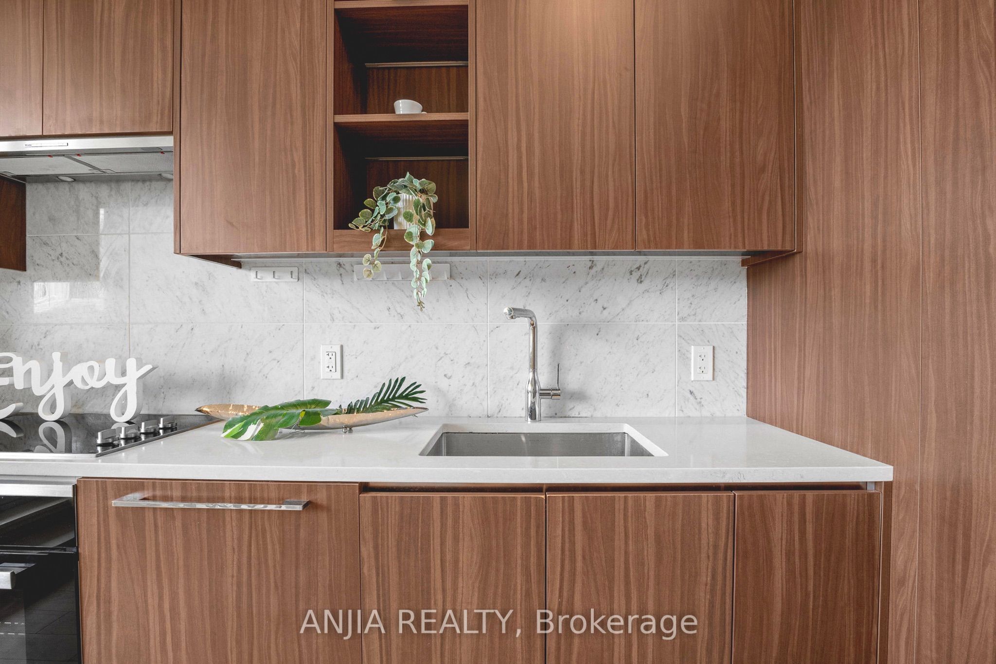 85 Mcmahon Drive Th607 Property Photo 15