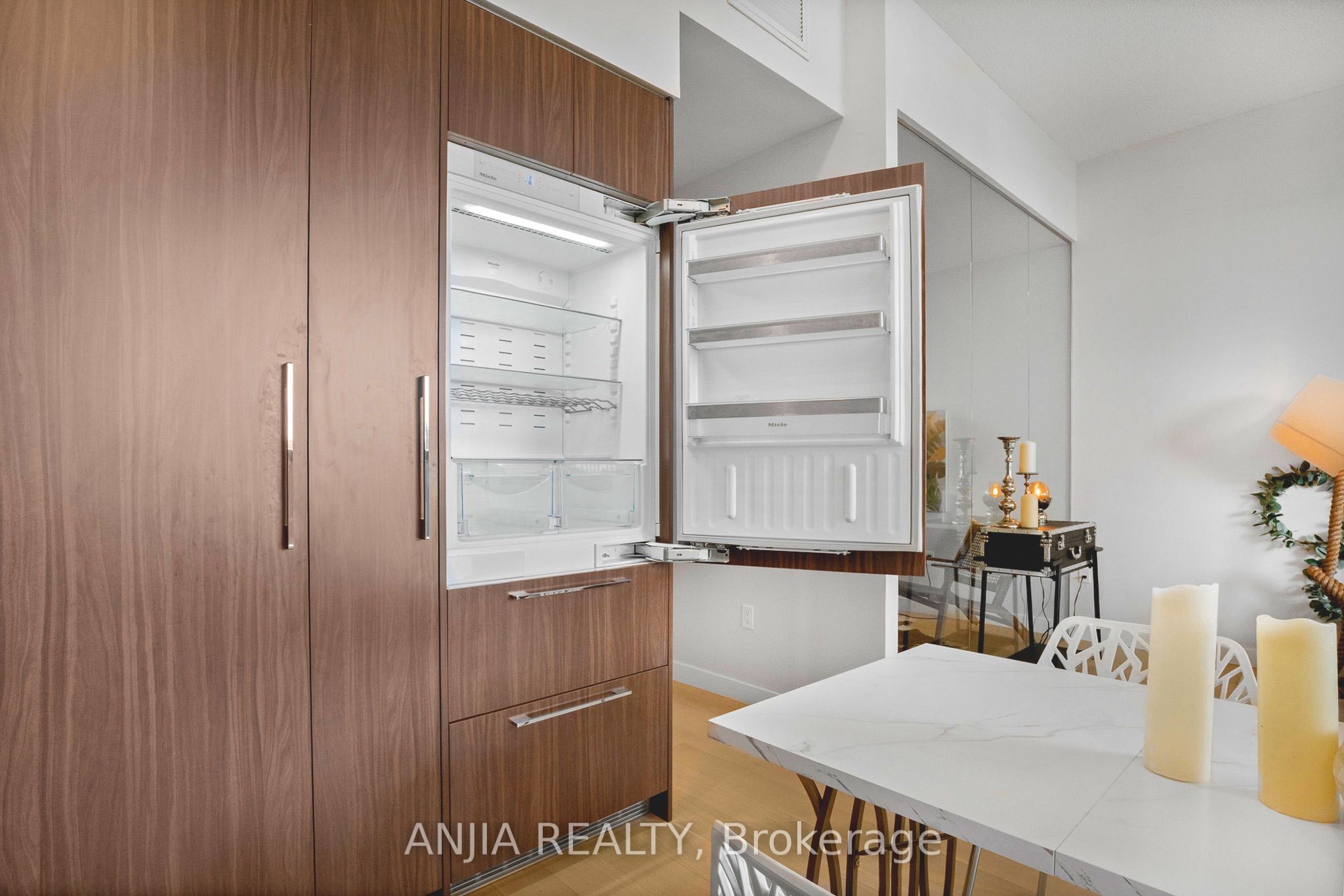 85 Mcmahon Drive Th607 Property Photo 16