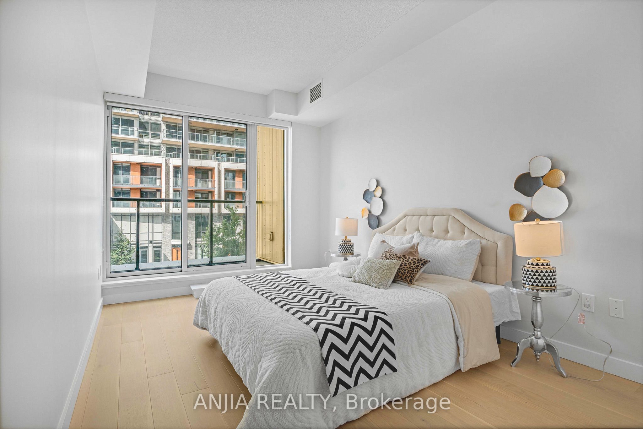 85 Mcmahon Drive Th607 Property Photo 22