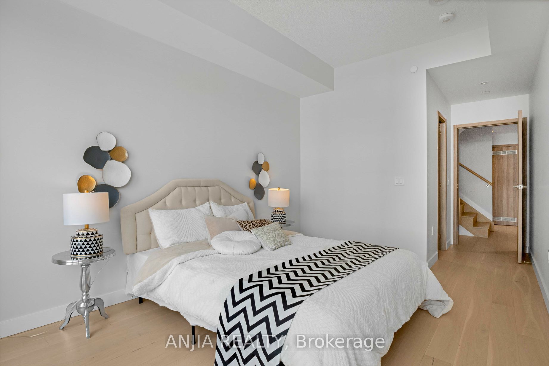 85 Mcmahon Drive Th607 Property Photo 23
