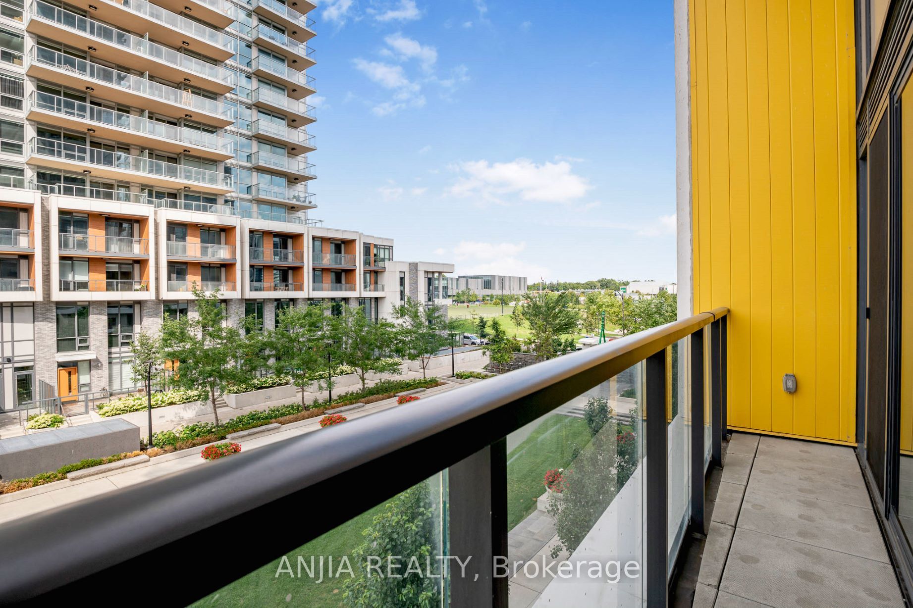 85 Mcmahon Drive Th607 Property Photo 28