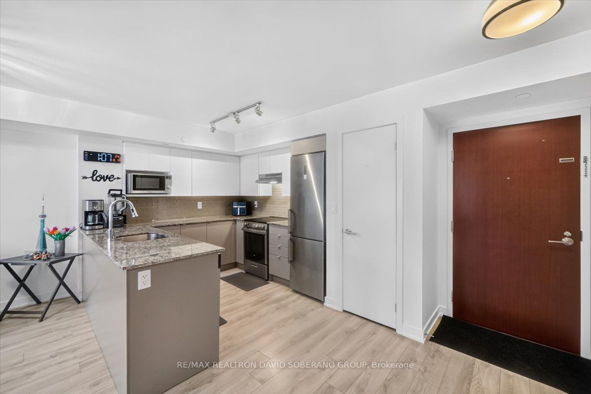 112 Varna Drive Property Photo 4