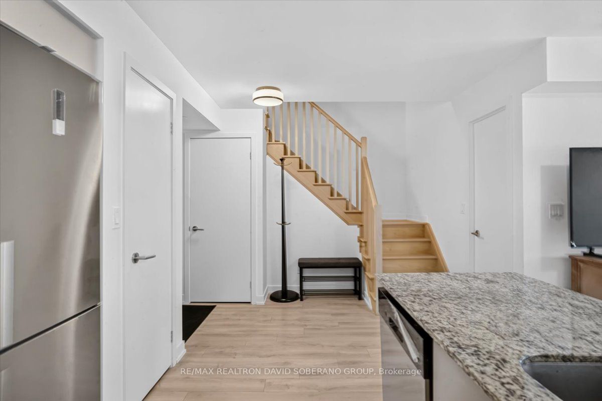 112 Varna Drive Property Photo 14