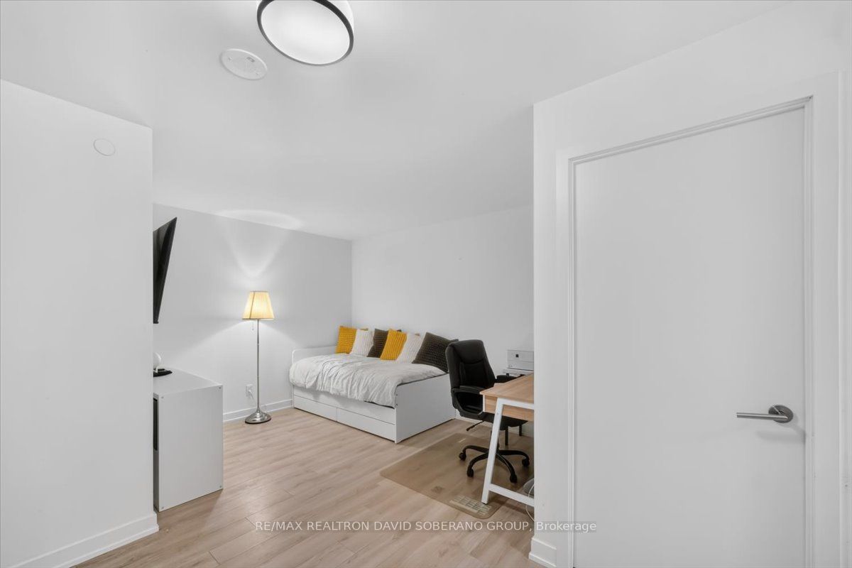 112 Varna Drive Property Photo 16