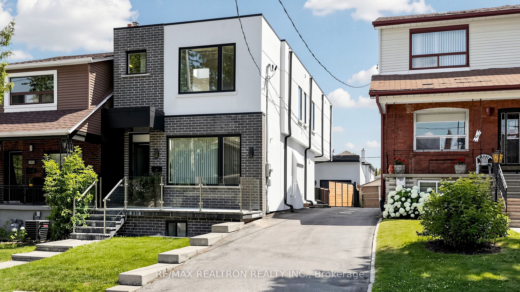 443 Northcliffe Boulevard Property Photo 2