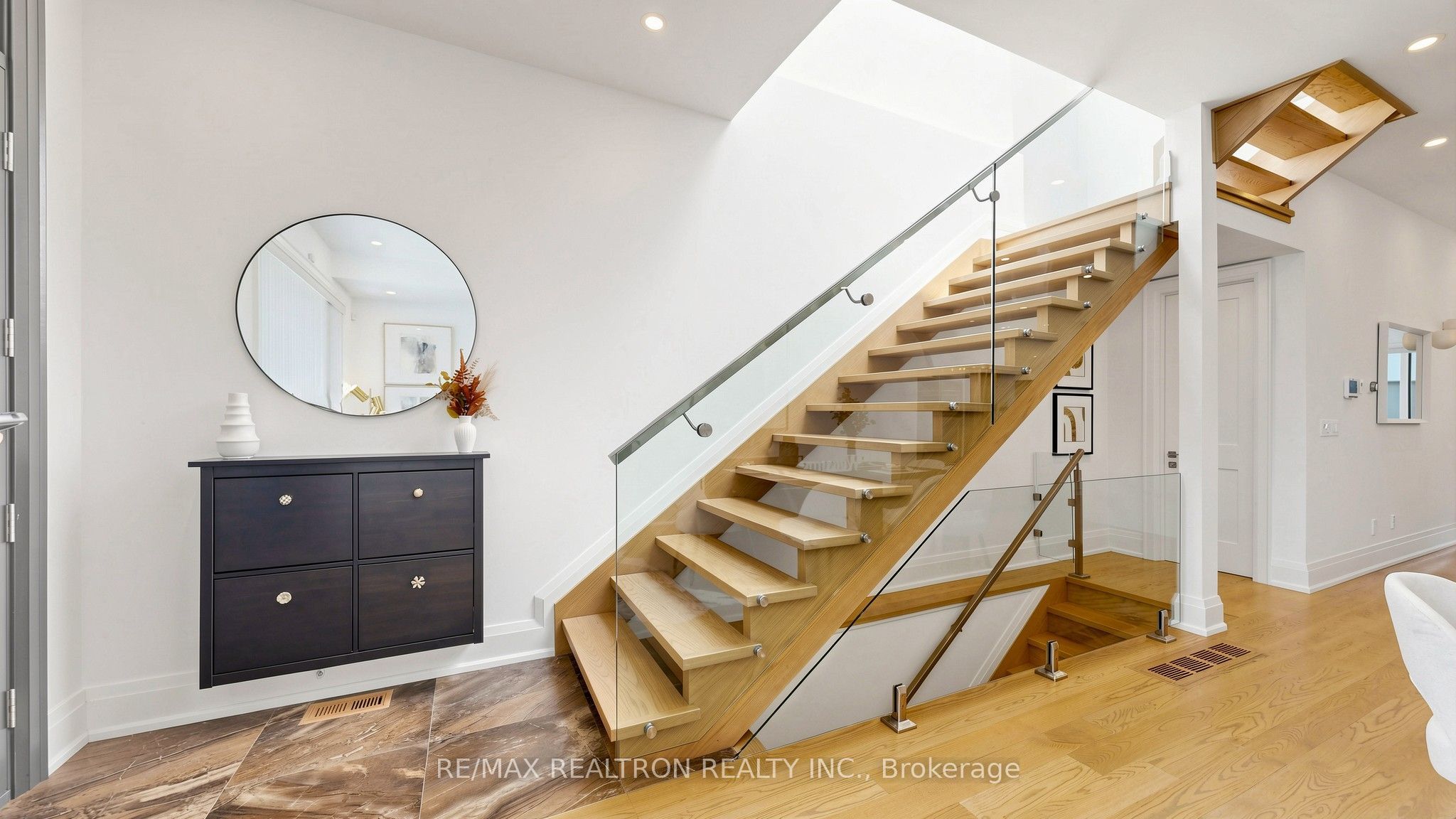 443 Northcliffe Boulevard Property Photo 16
