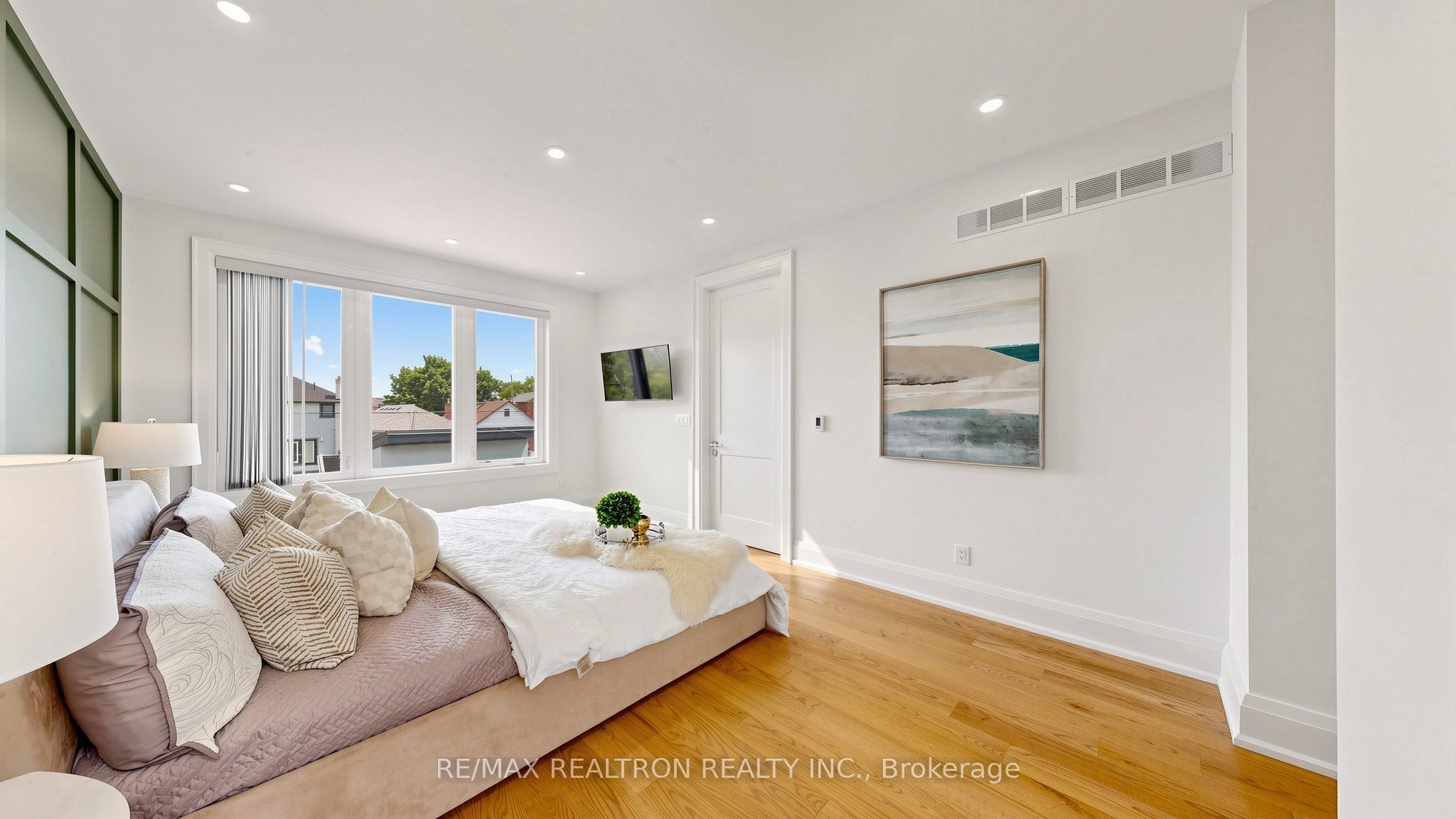 443 Northcliffe Boulevard Property Photo 20