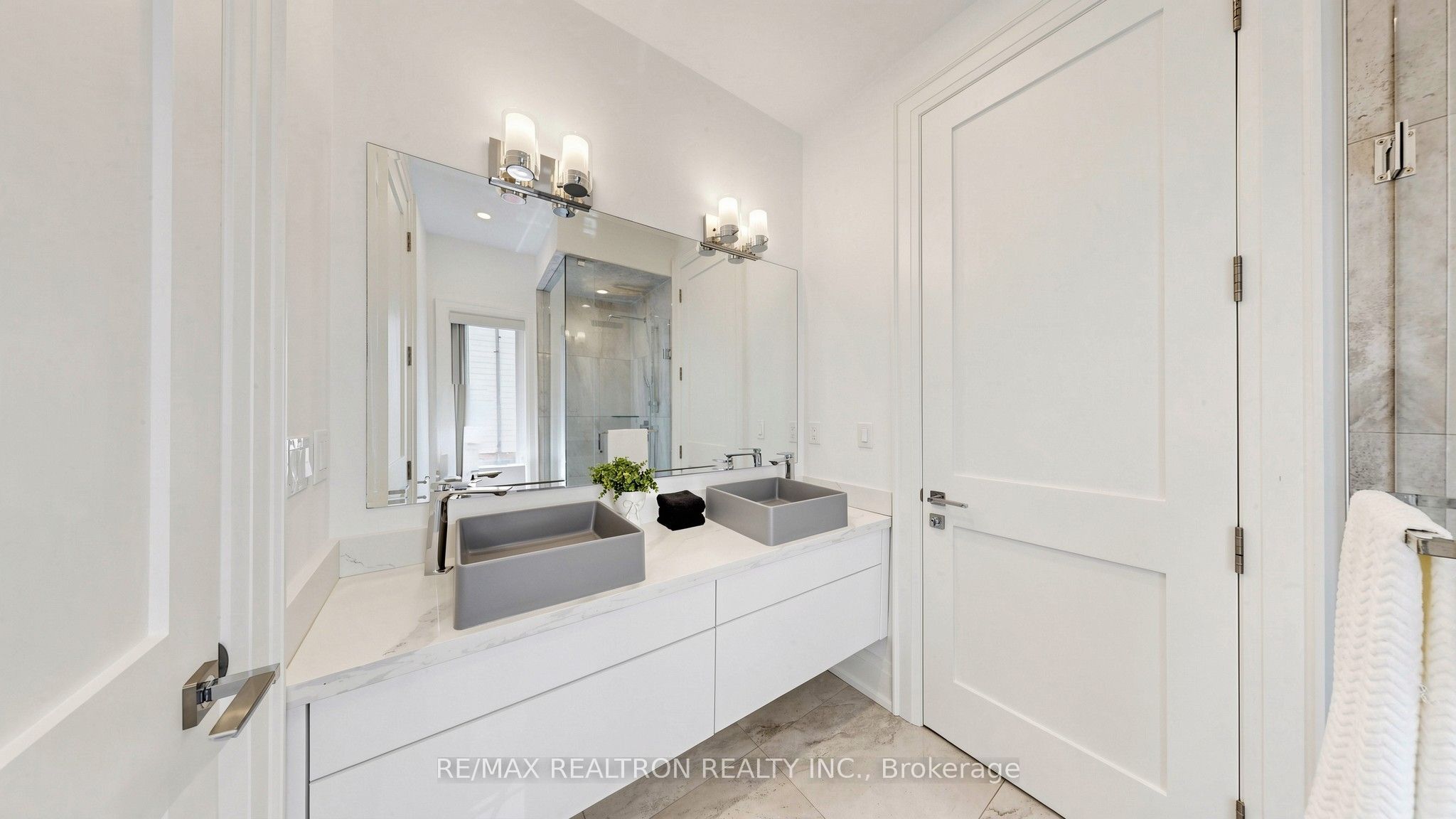 443 Northcliffe Boulevard Property Photo 32