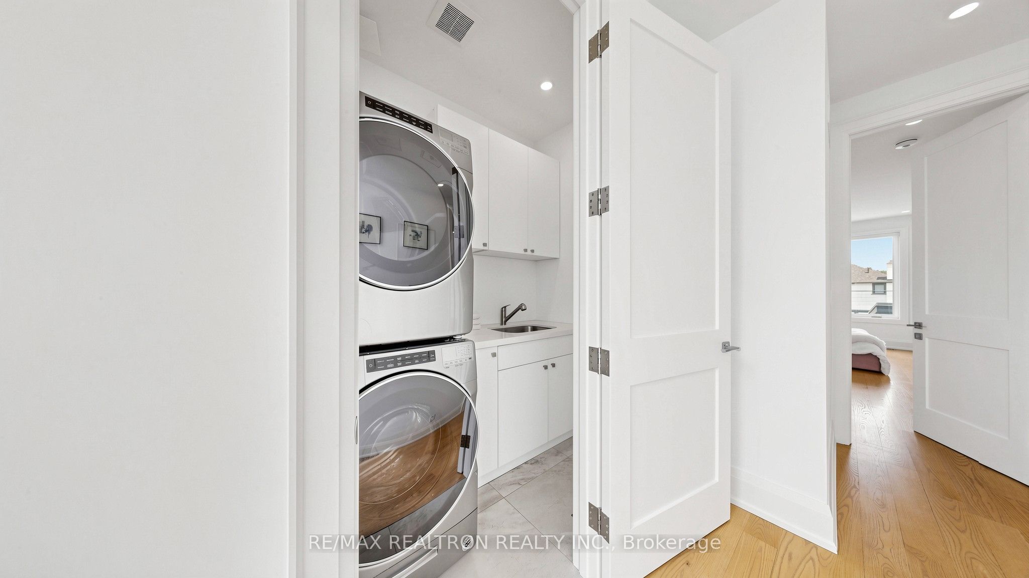 443 Northcliffe Boulevard Property Photo 44