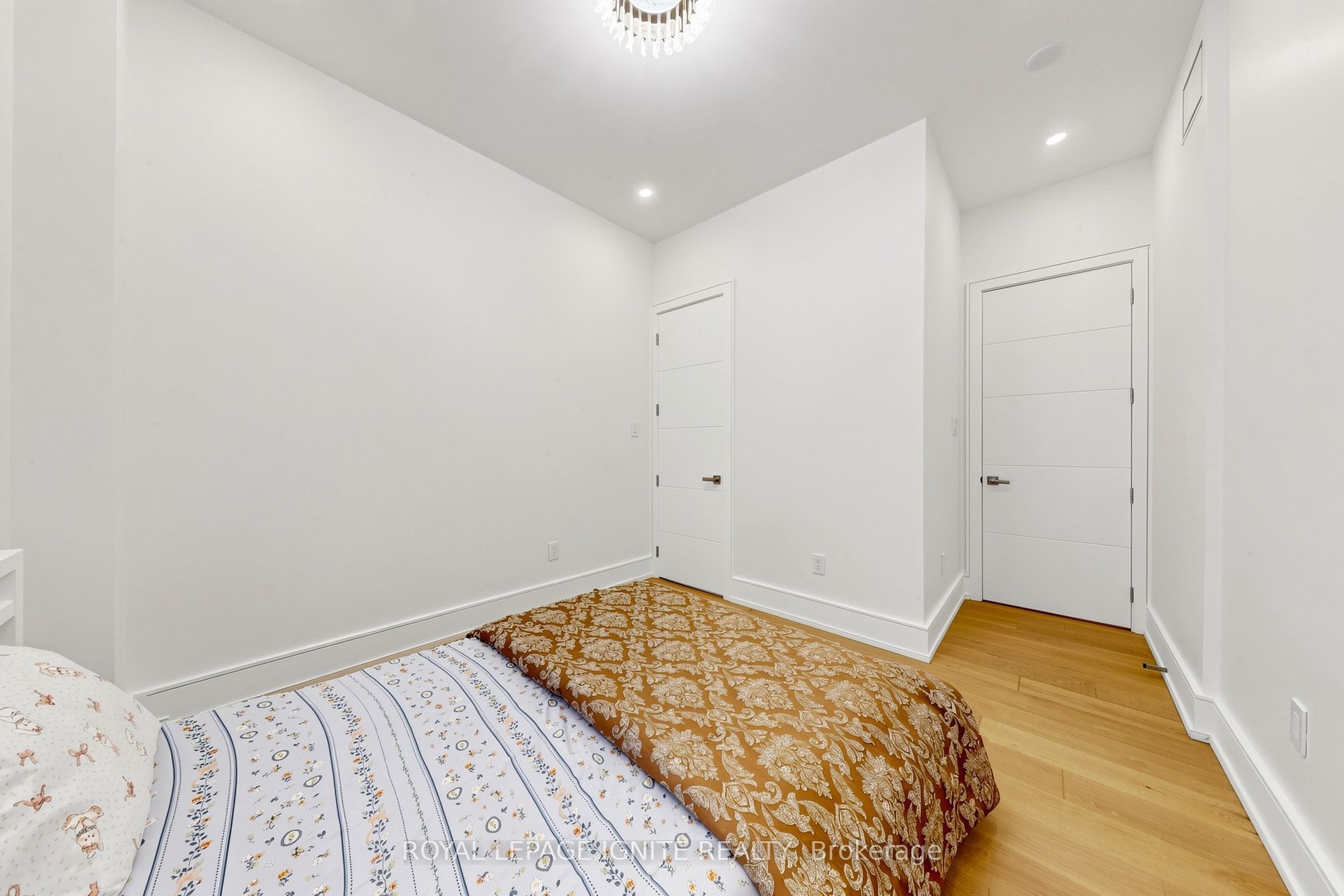 26 Devondale Avenue Property Photo 41