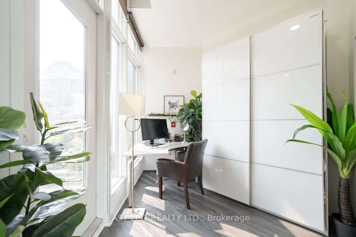 373 Front Street W 101 Property Photo 7