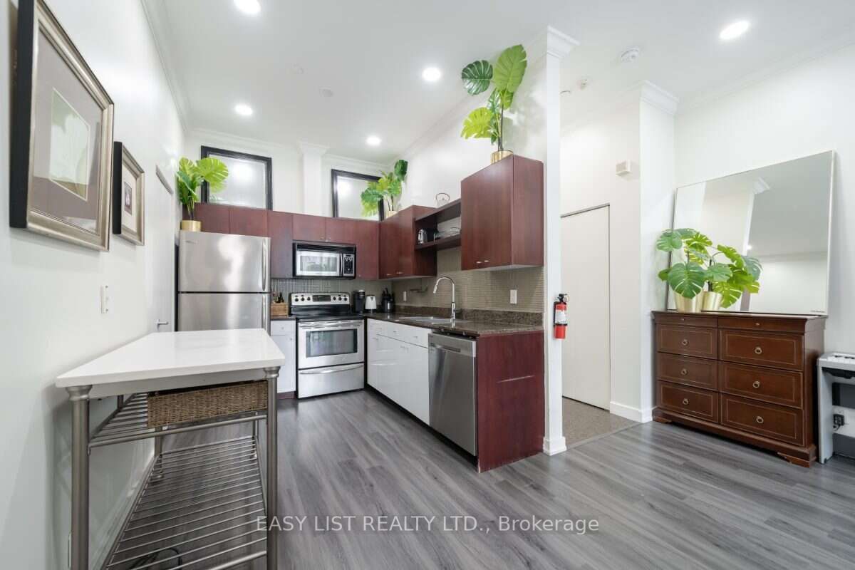 373 Front Street W 101 Property Photo 16
