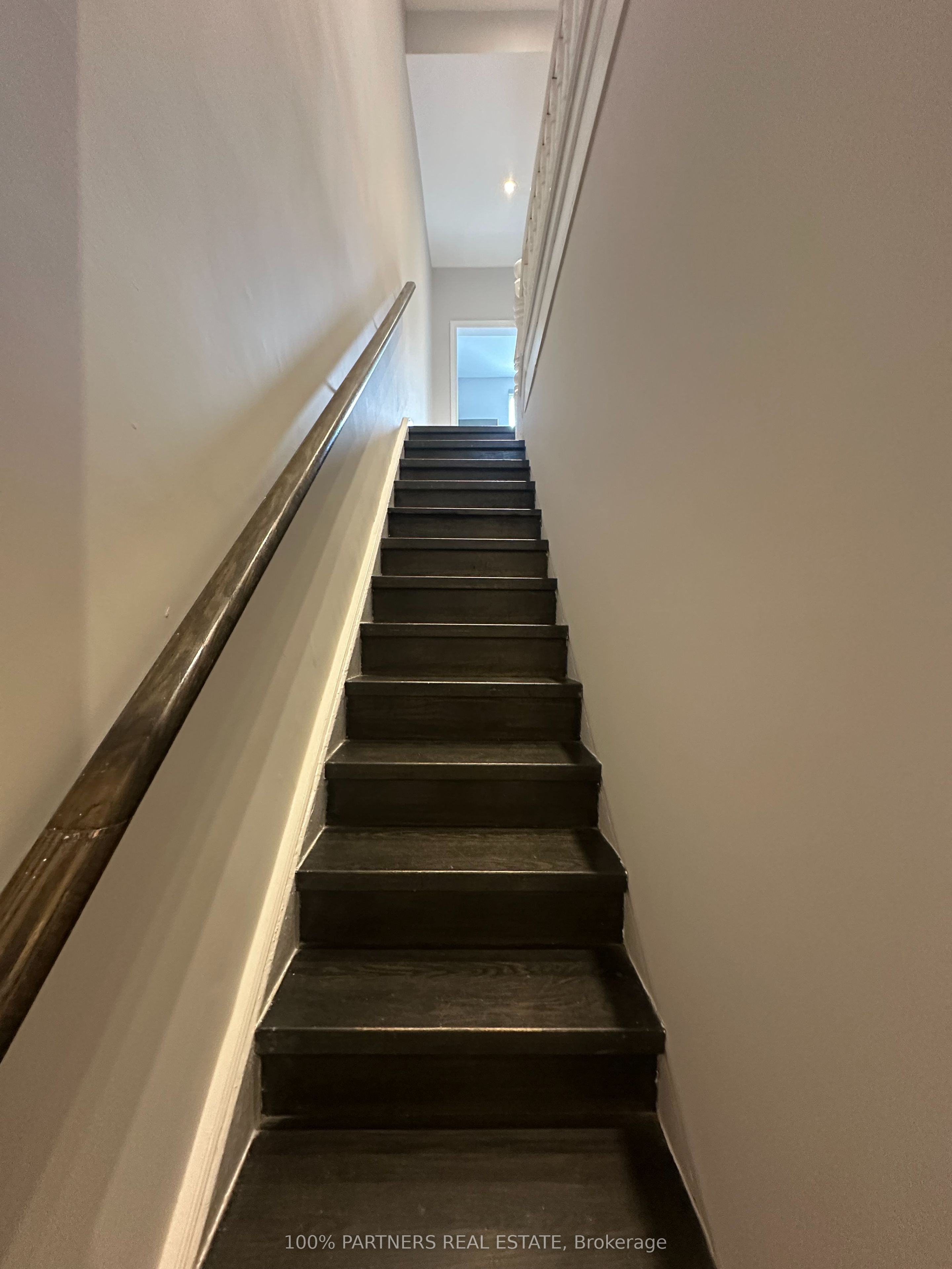 210 Bellwoods Avenue Property Photo 4