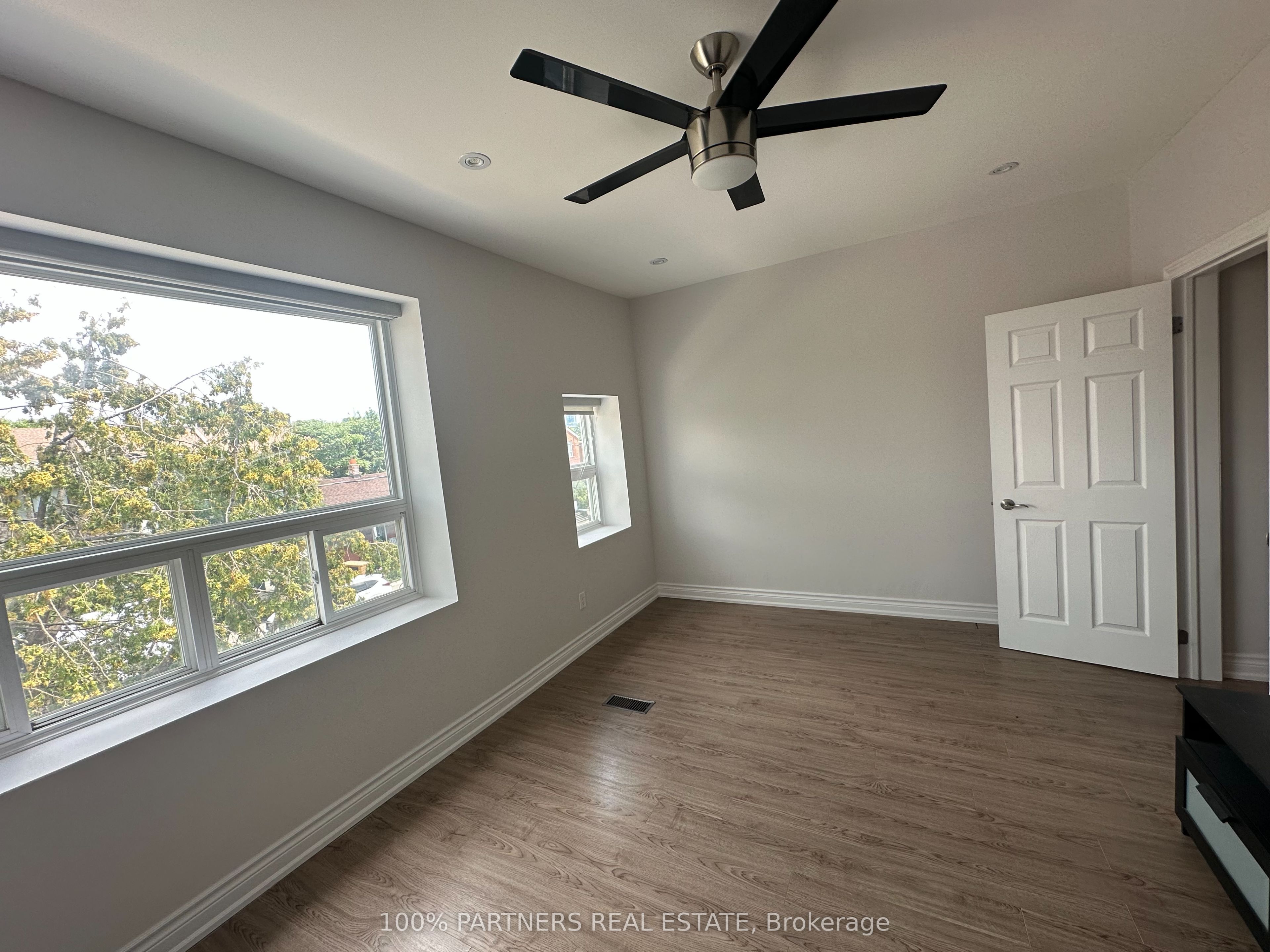210 Bellwoods Avenue Property Photo 7