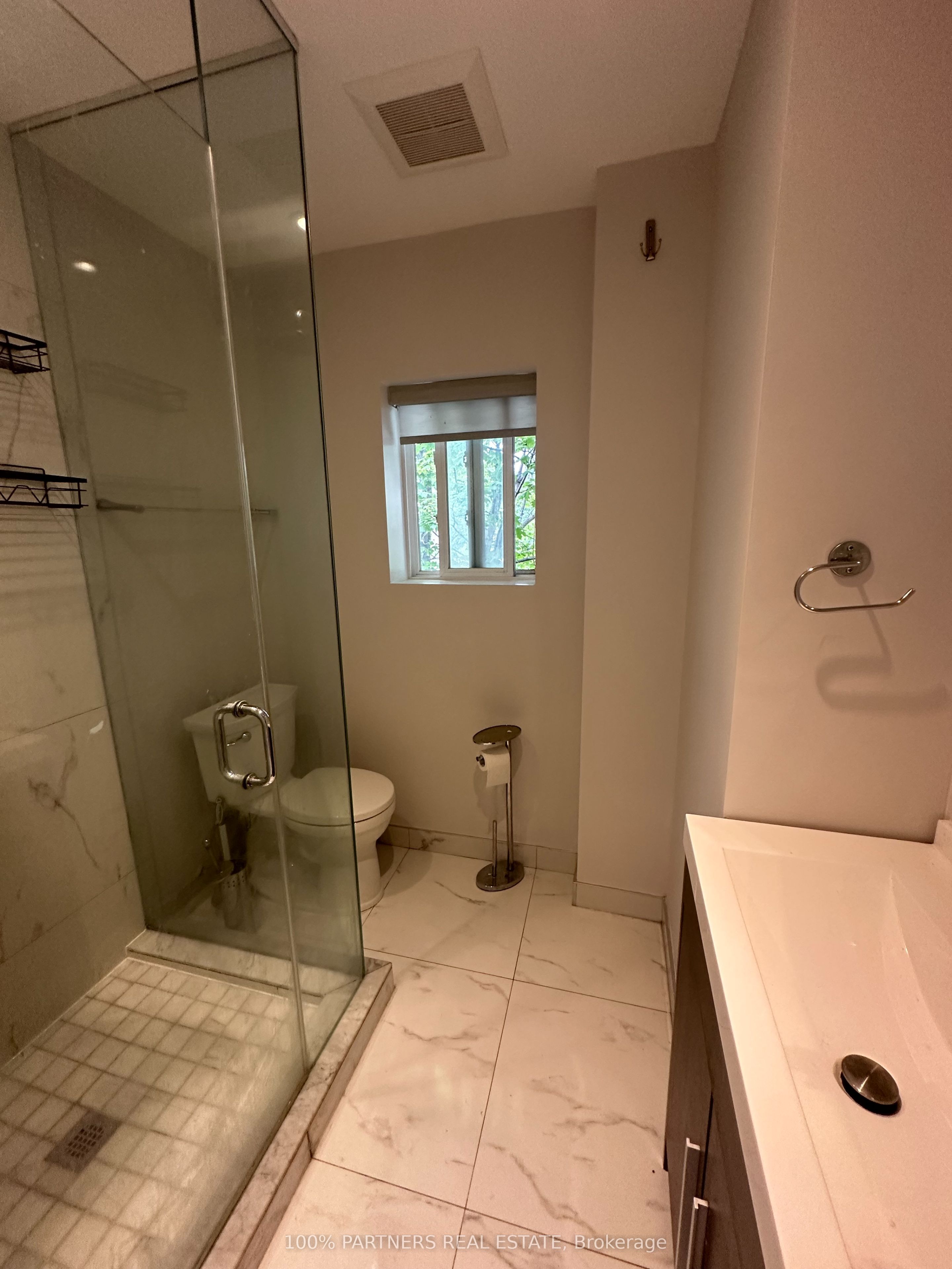 210 Bellwoods Avenue Property Photo 9