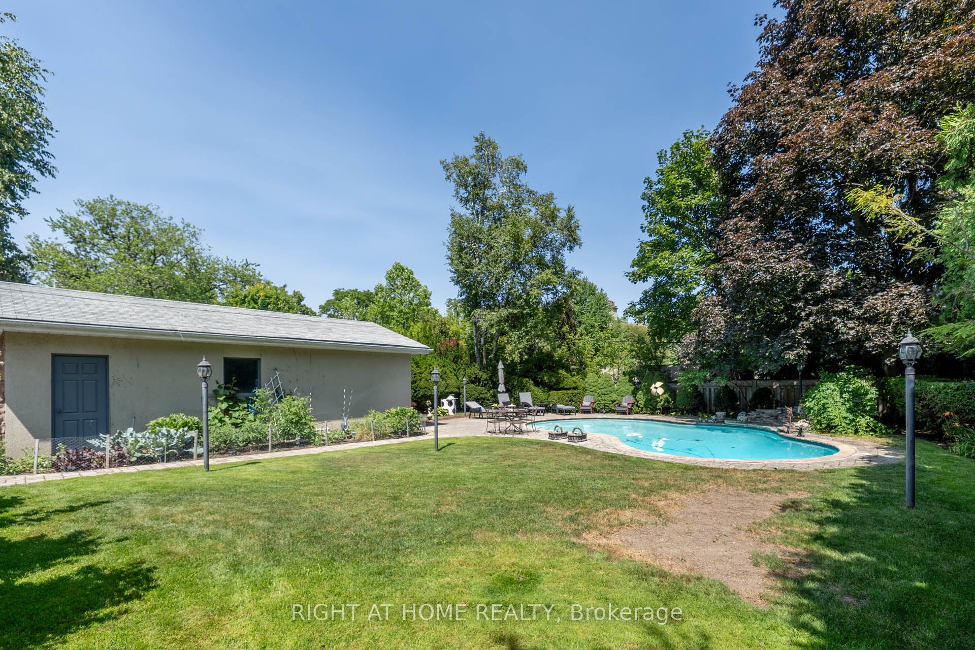 287 Russell Hill Road Property Photo 8