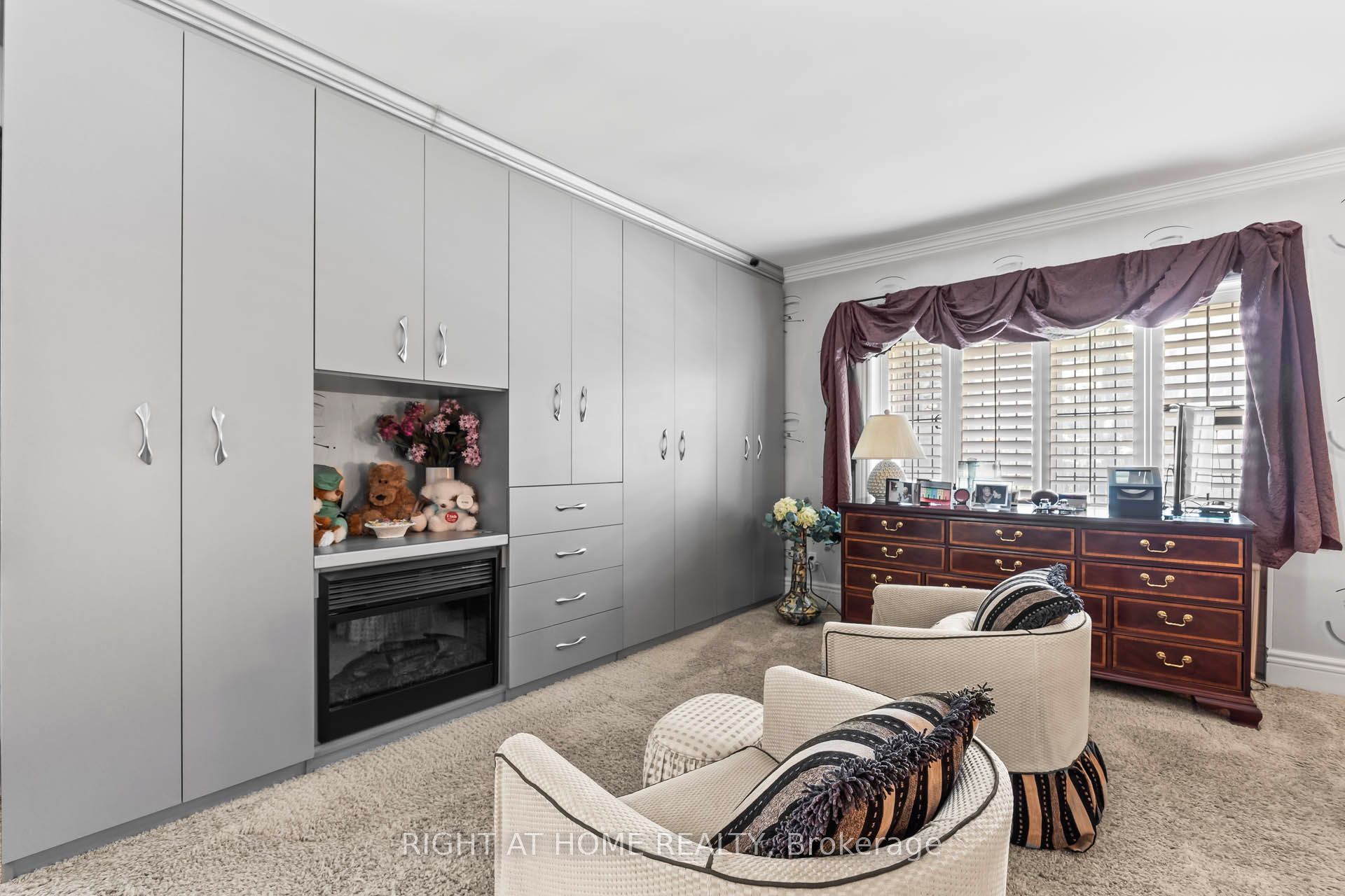 287 Russell Hill Road Property Photo 25