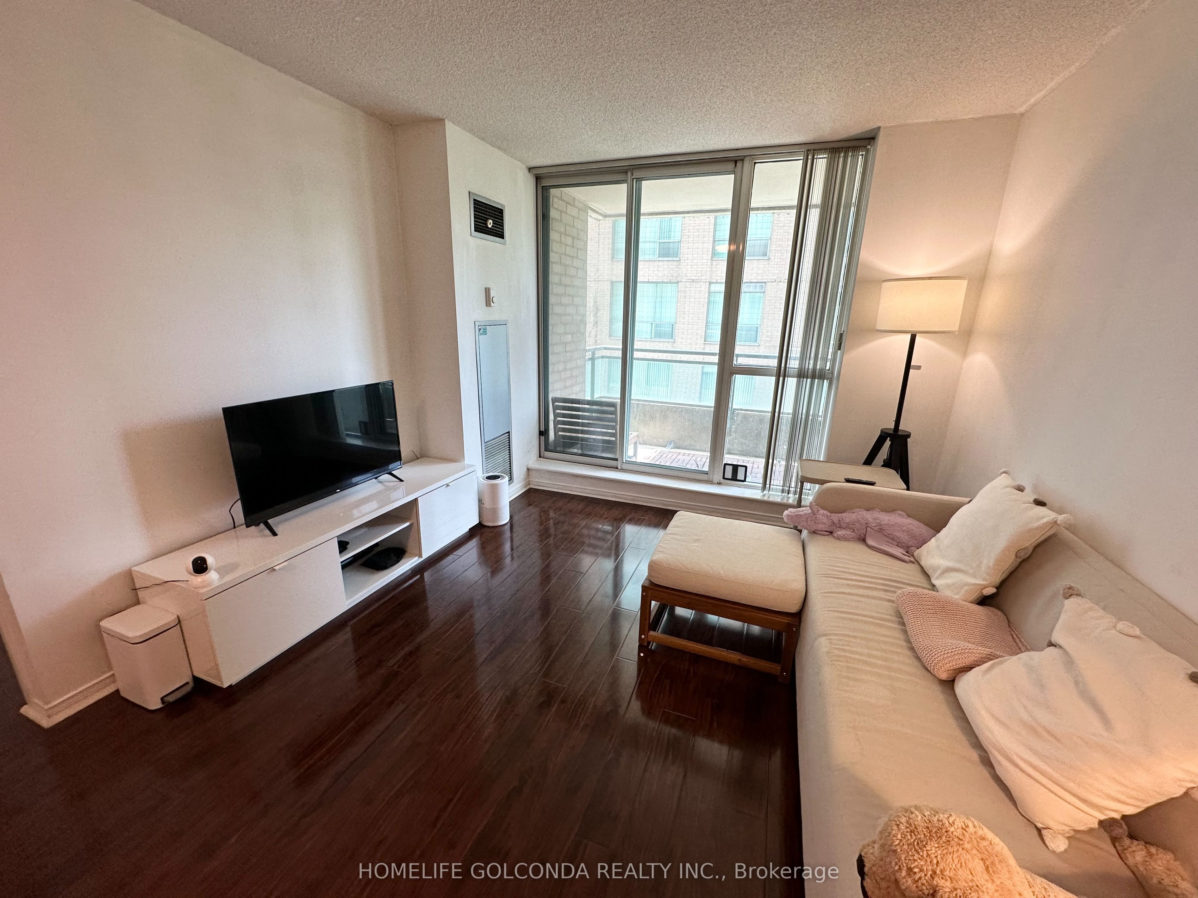 39 Pemberton Avenue 416 Property Photo 7