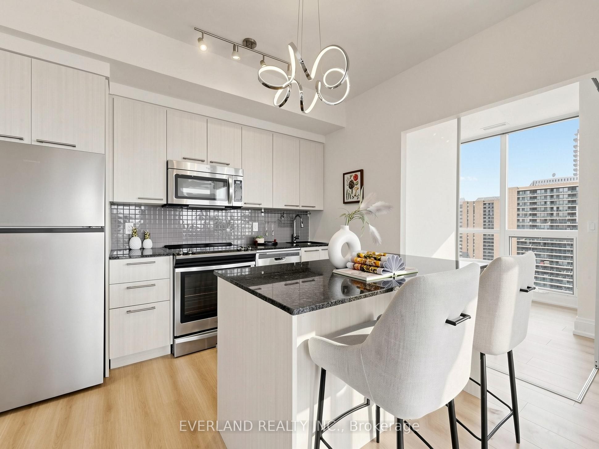 88 Sheppard Avenue E 2307 Property Photo 4