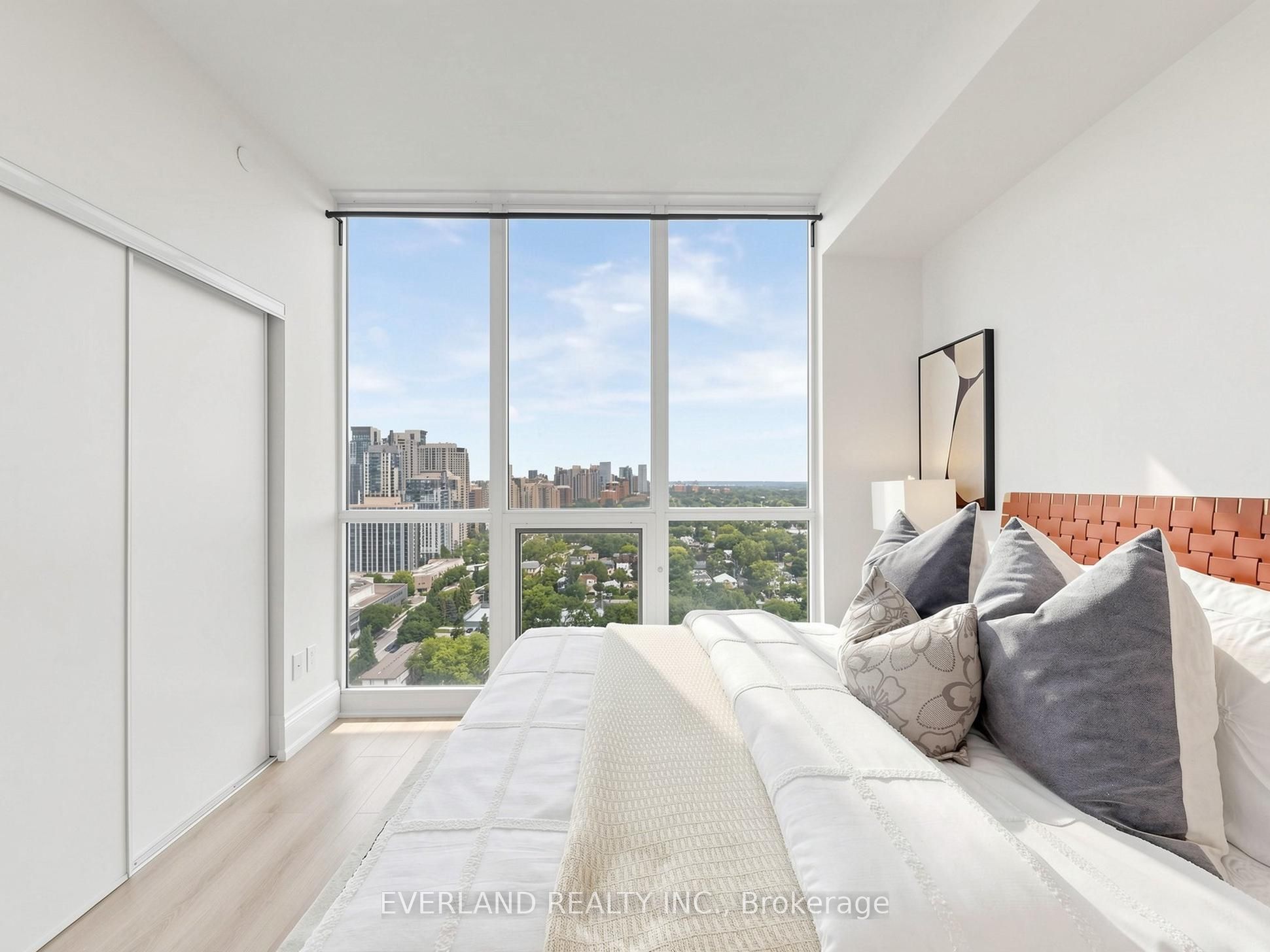88 Sheppard Avenue E 2307 Property Photo 7