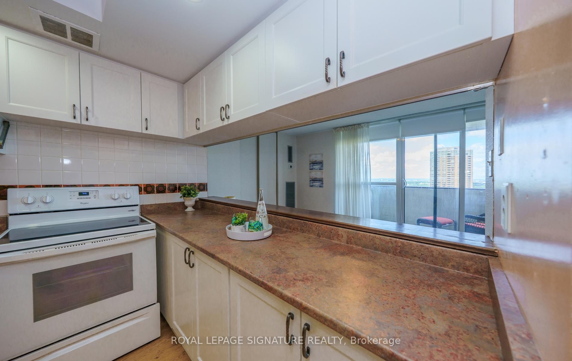 3303 Don Mills Road 1703 Property Photo 16