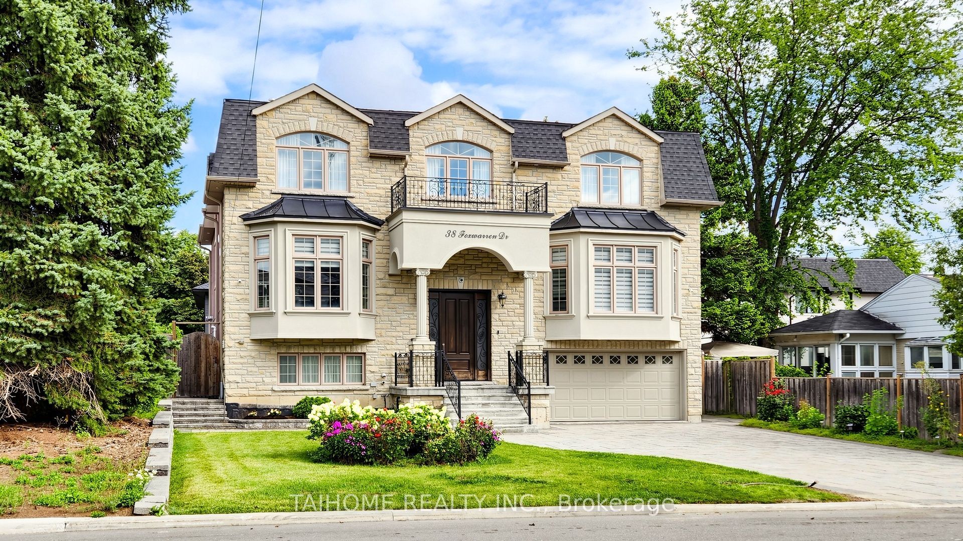 38 Foxwarren Drive