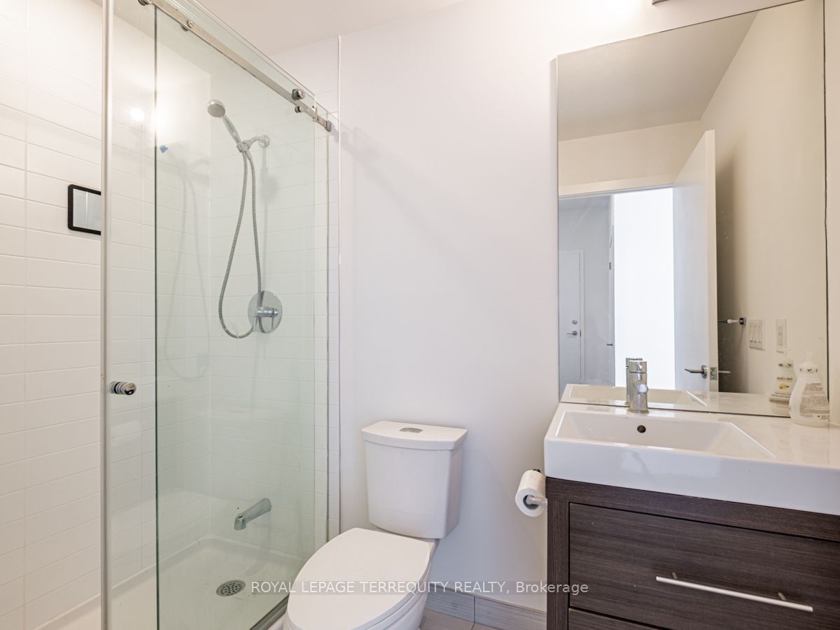 70 Forest Manor Road 2008 Property Photo 7