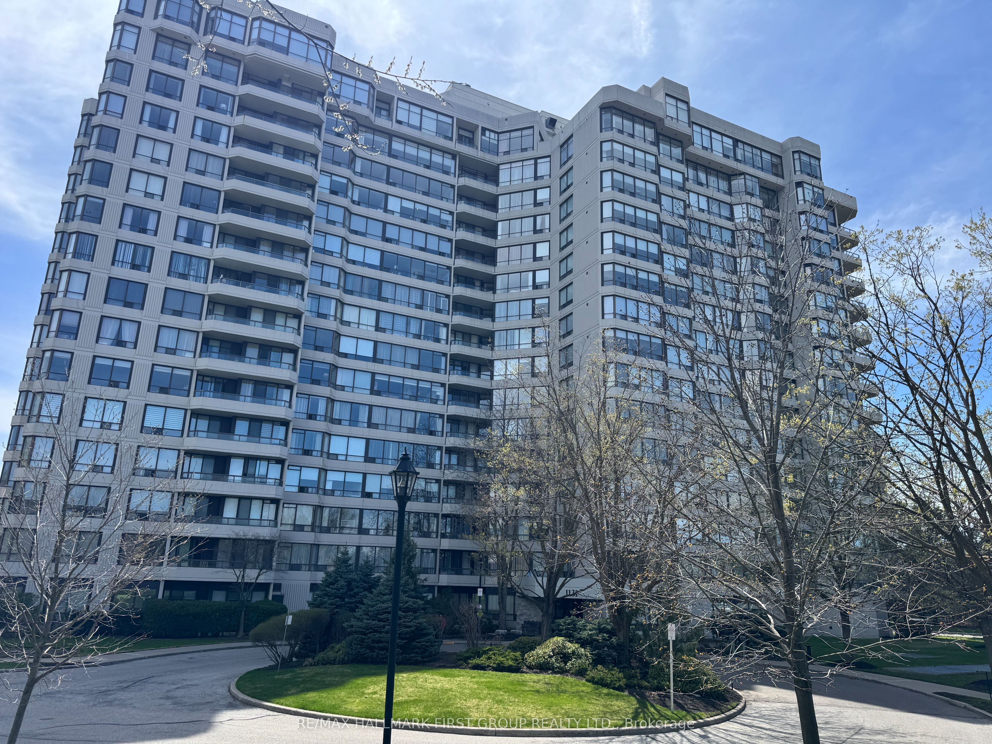 1131 Steeles Avenue 601 Property Photo 1