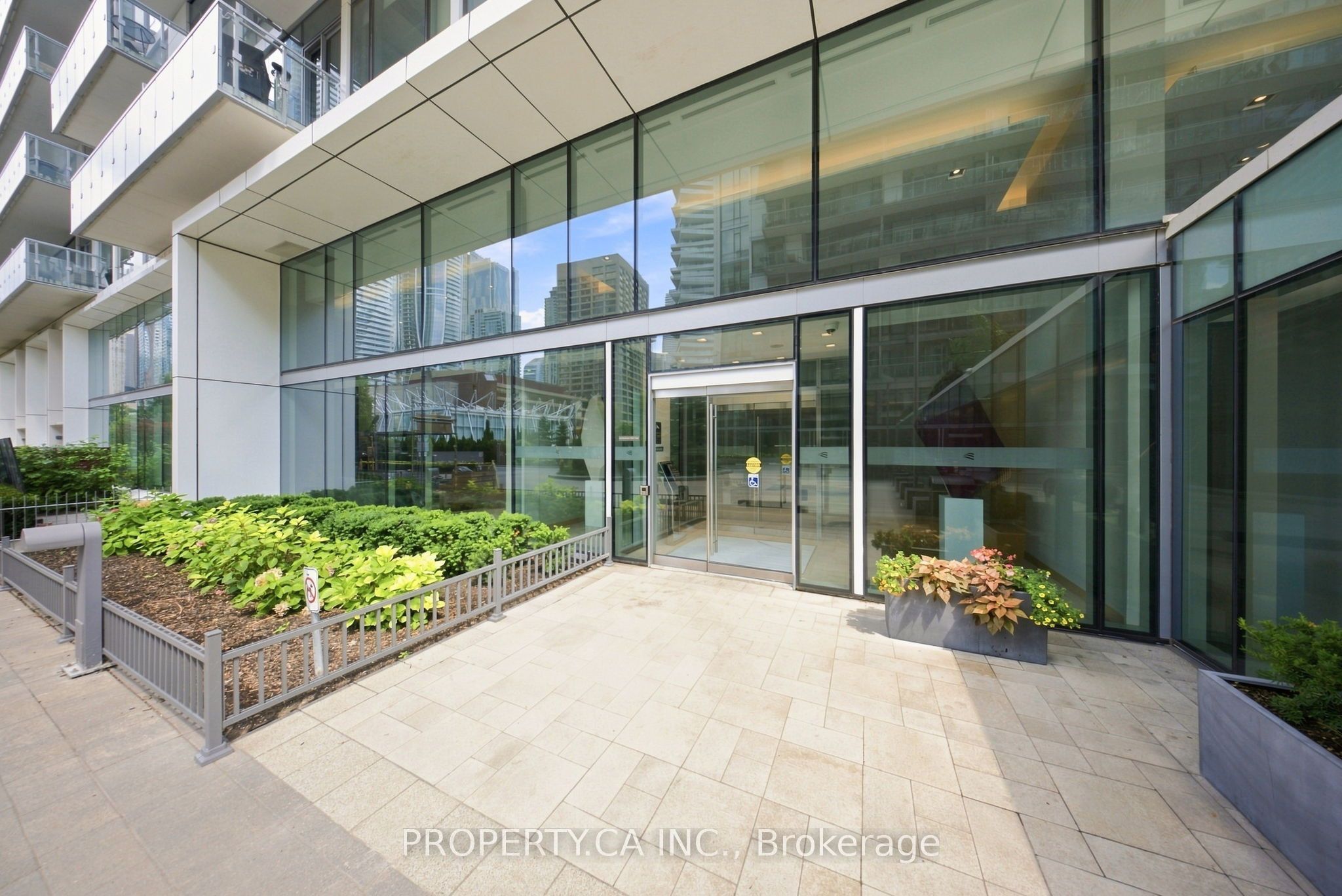 39 Queens Quay E 625 Property Photo 8