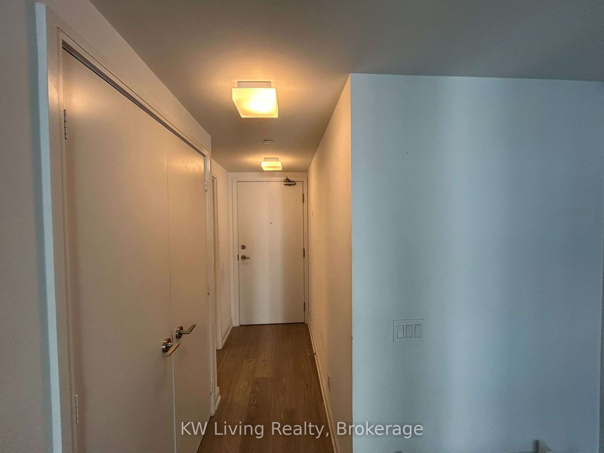 181 Dundas Street E 1601 Property Photo 5