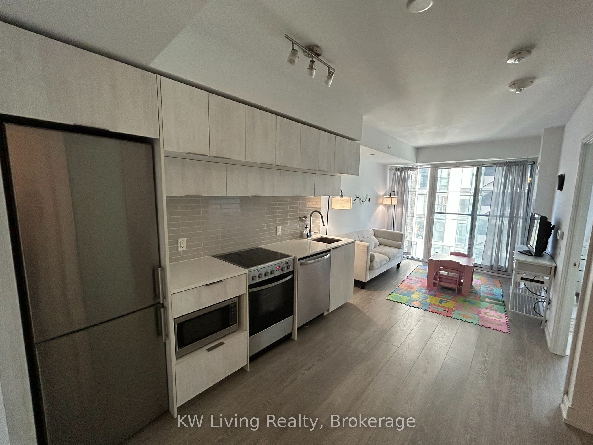 181 Dundas Street E 1601 Property Photo 6