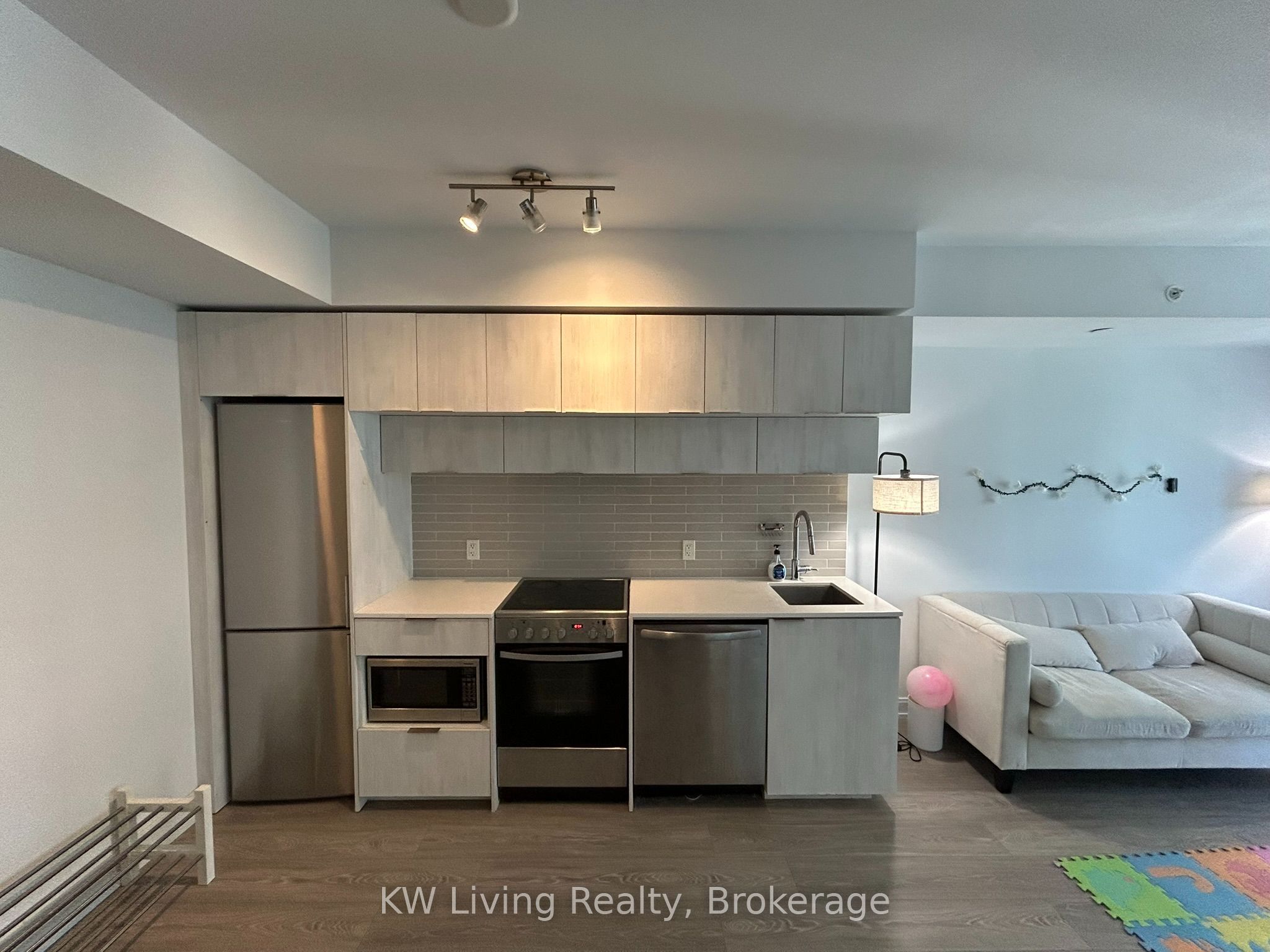 181 Dundas Street E 1601 Property Photo 7