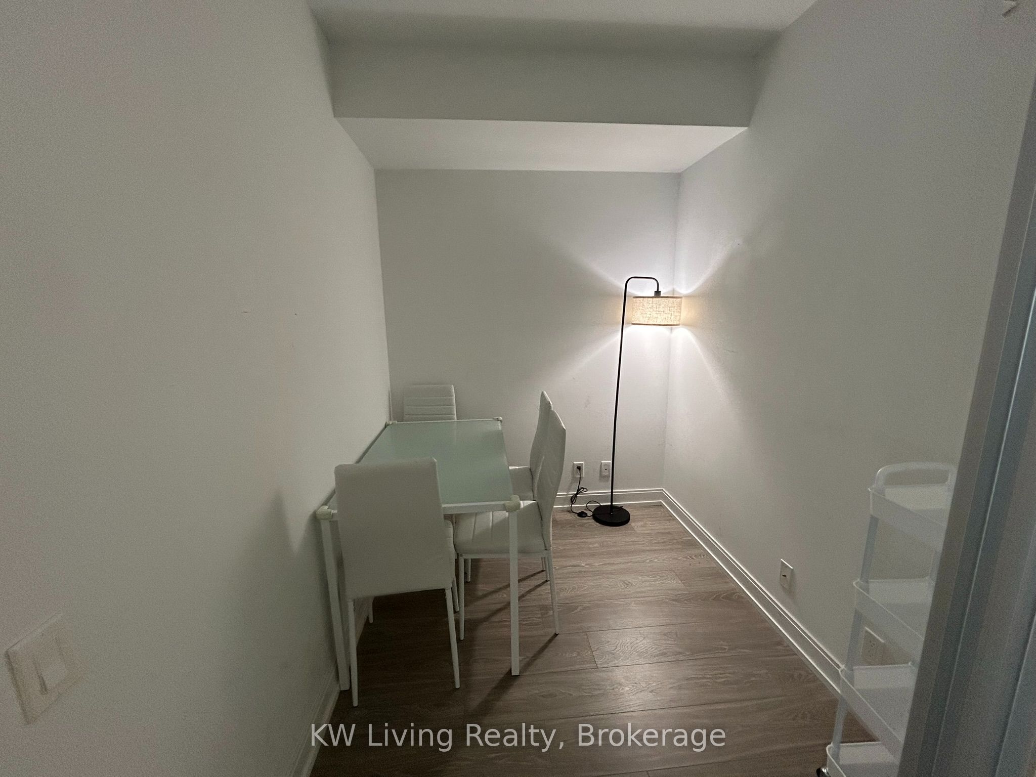 181 Dundas Street E 1601 Property Photo 9